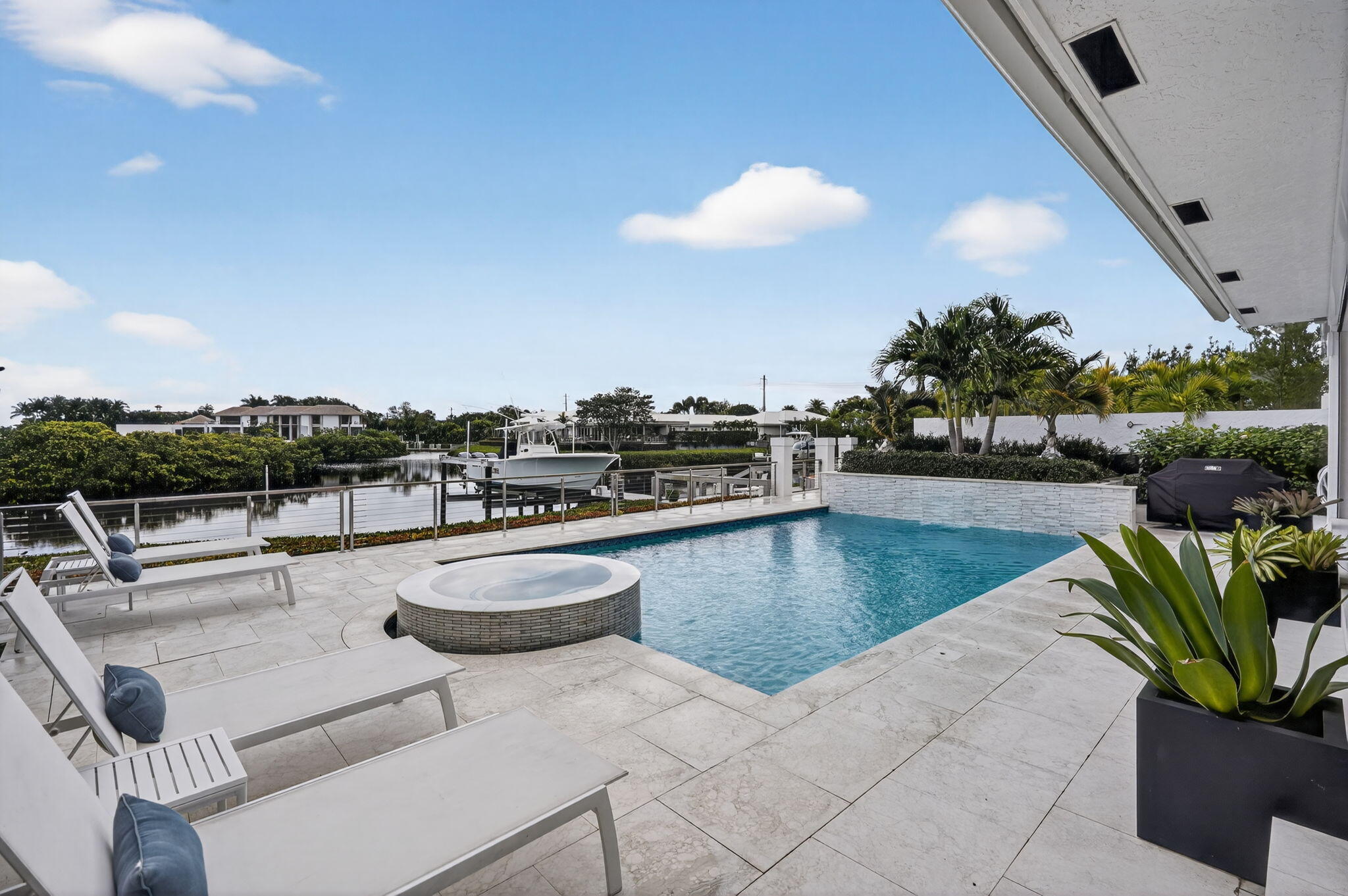 ADMIRALS COVE PAR A 1 - Residential
