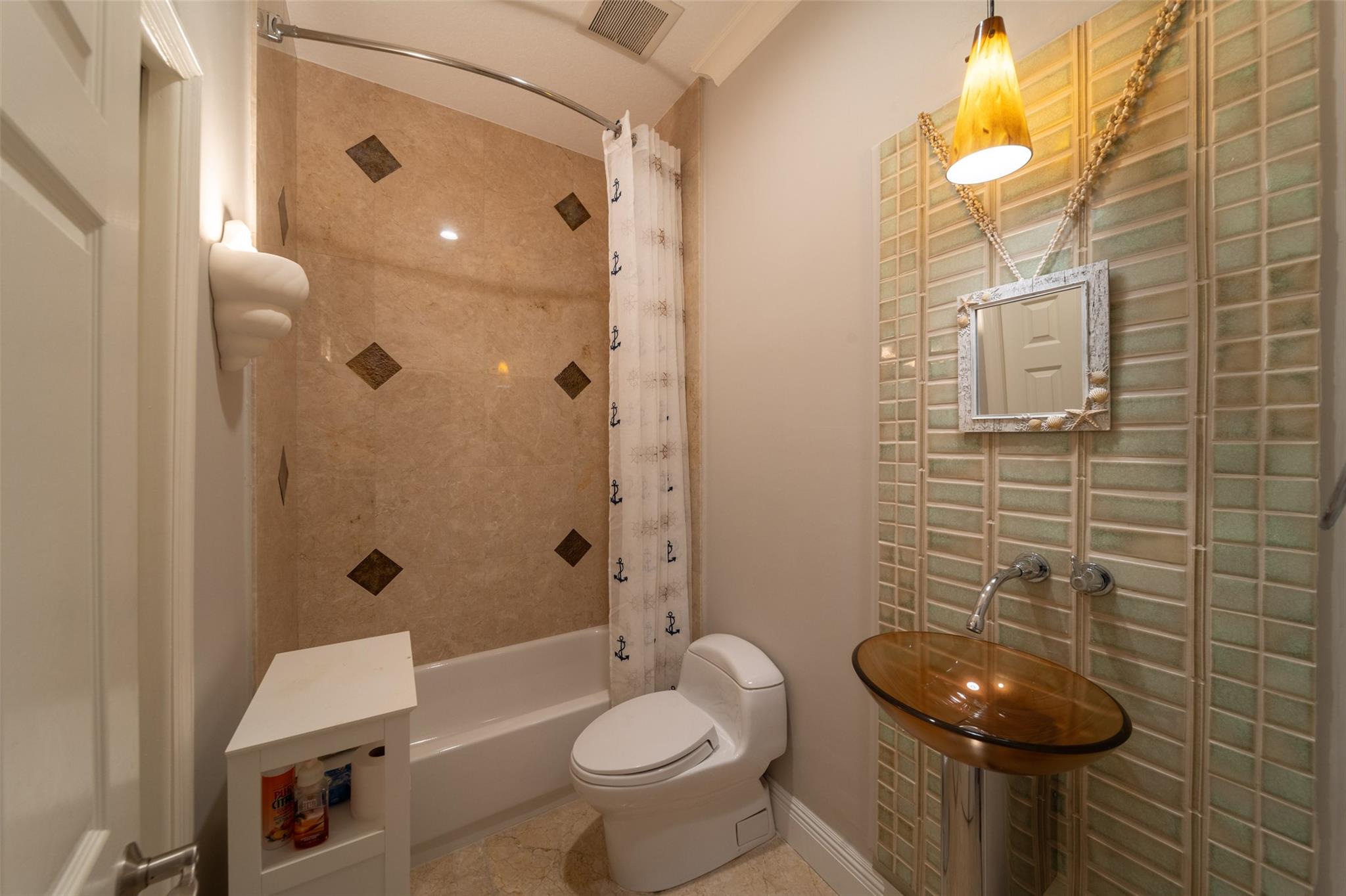 The Isles 145-36 B - Residential