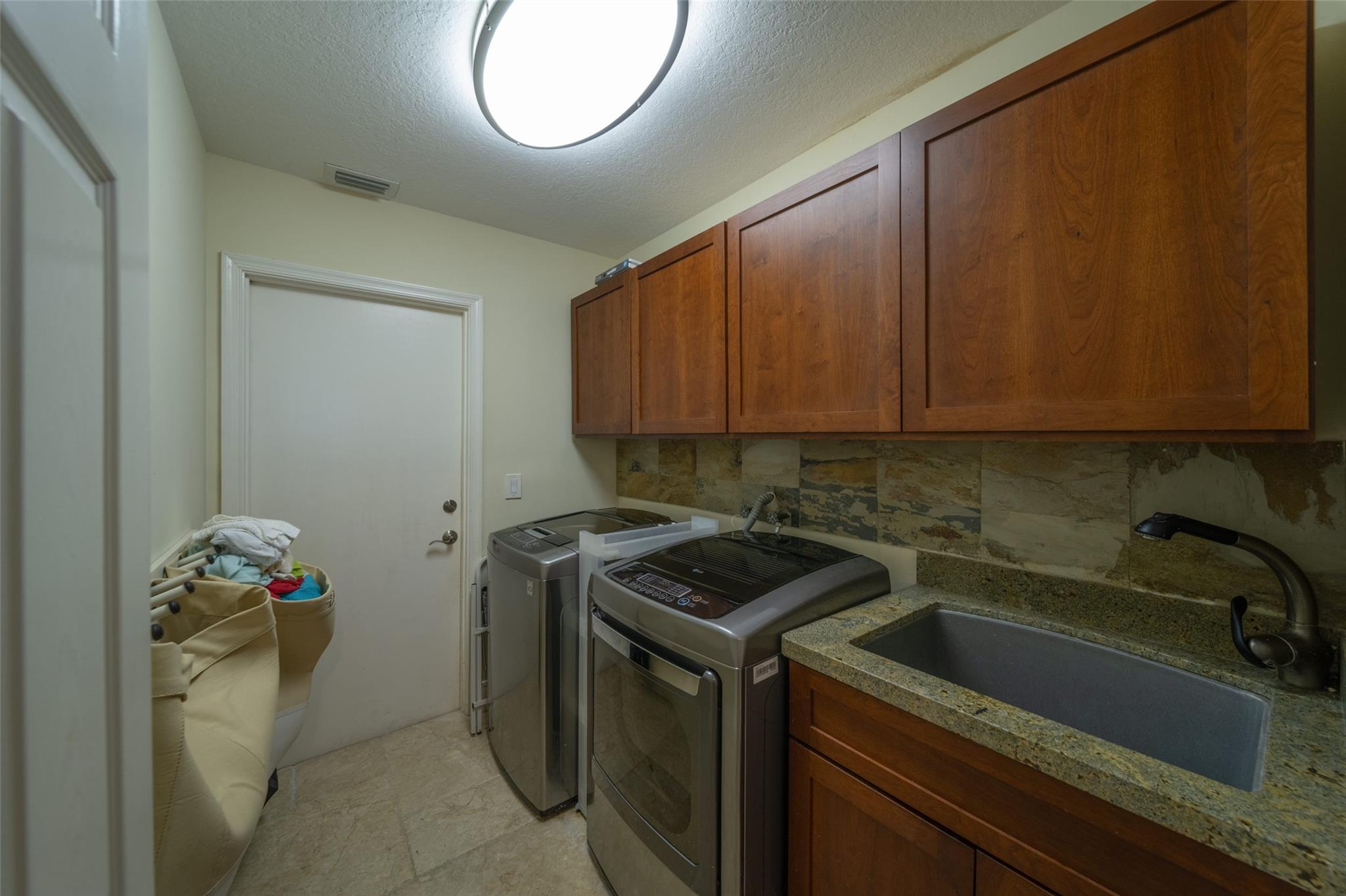 The Isles 145-36 B - Residential