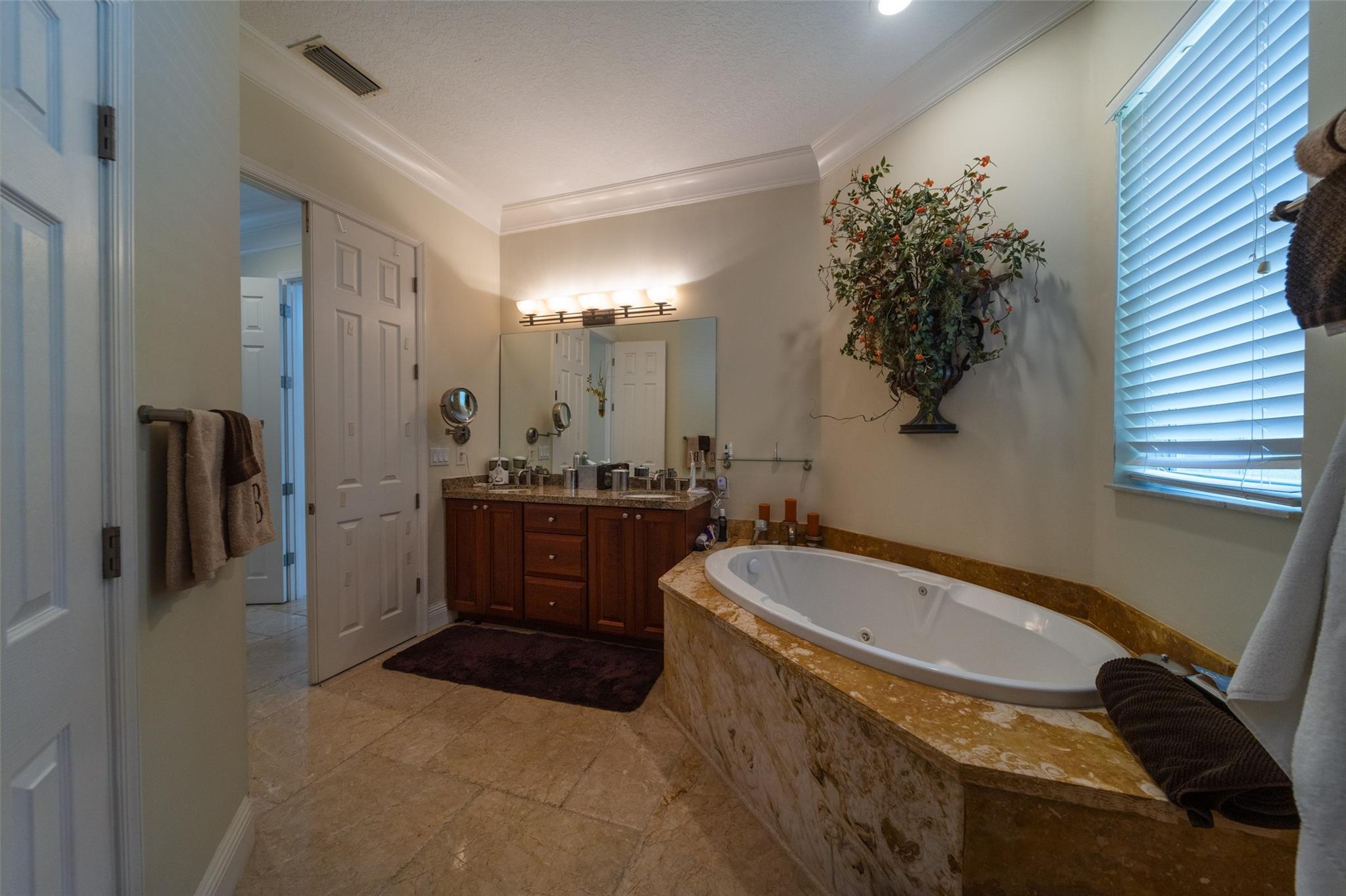 The Isles 145-36 B - Residential