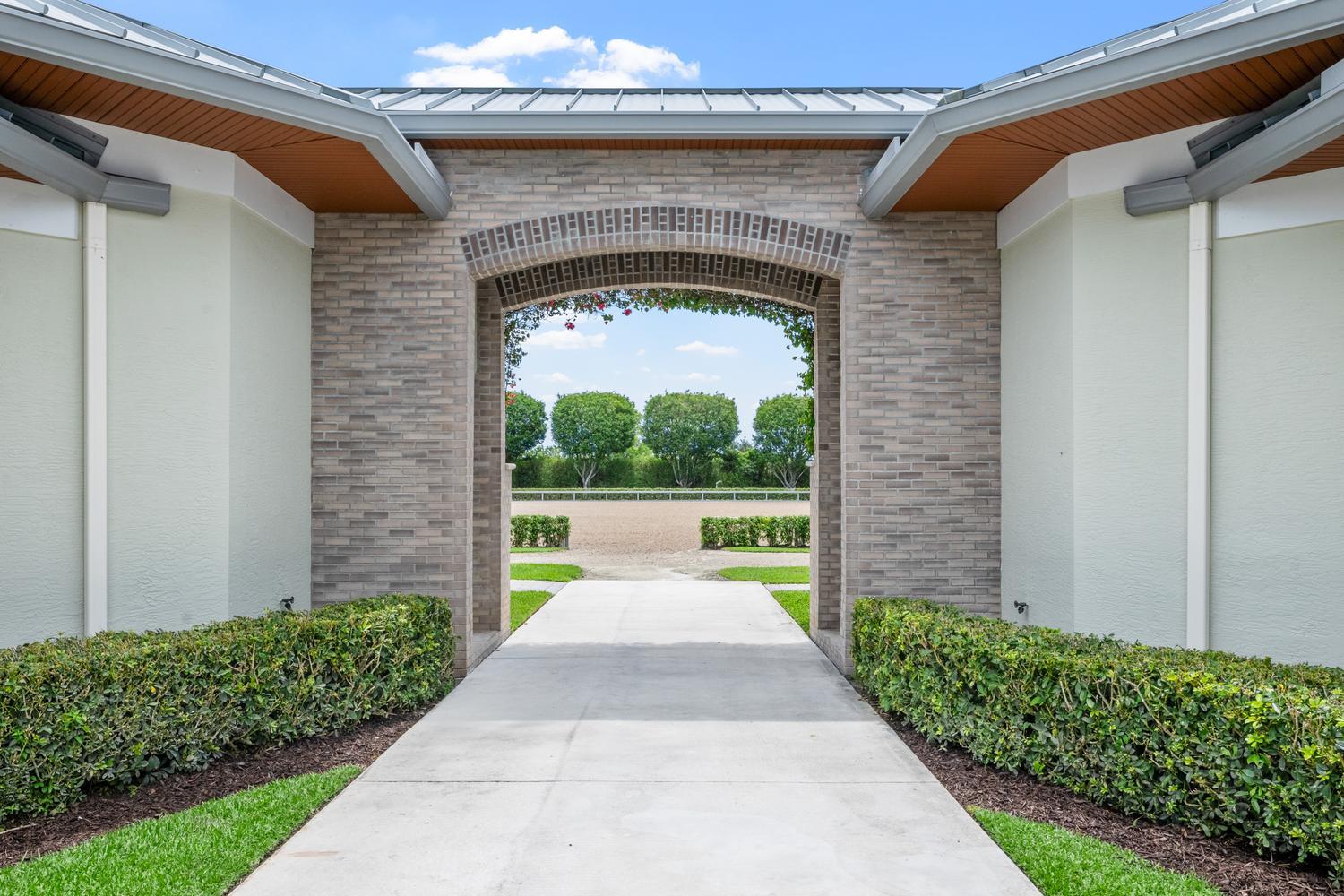 GRAND PRIX FARMS - Residential