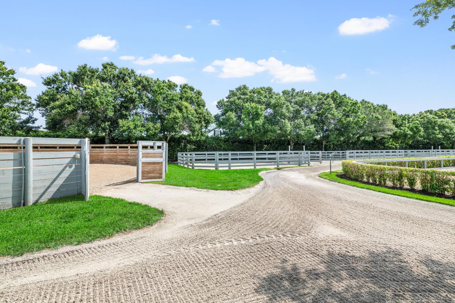 GRAND PRIX FARMS - Residential