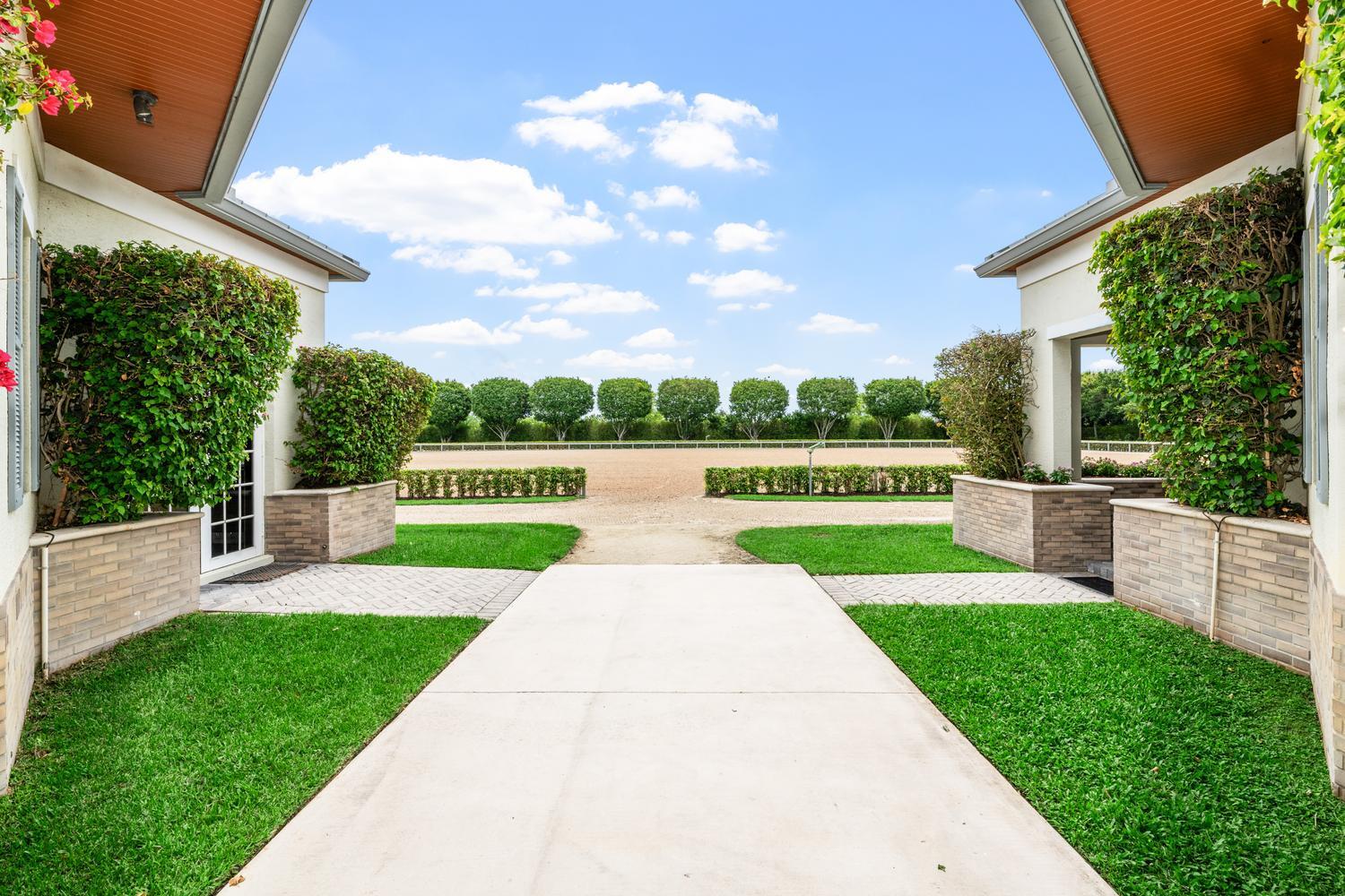 GRAND PRIX FARMS - Residential