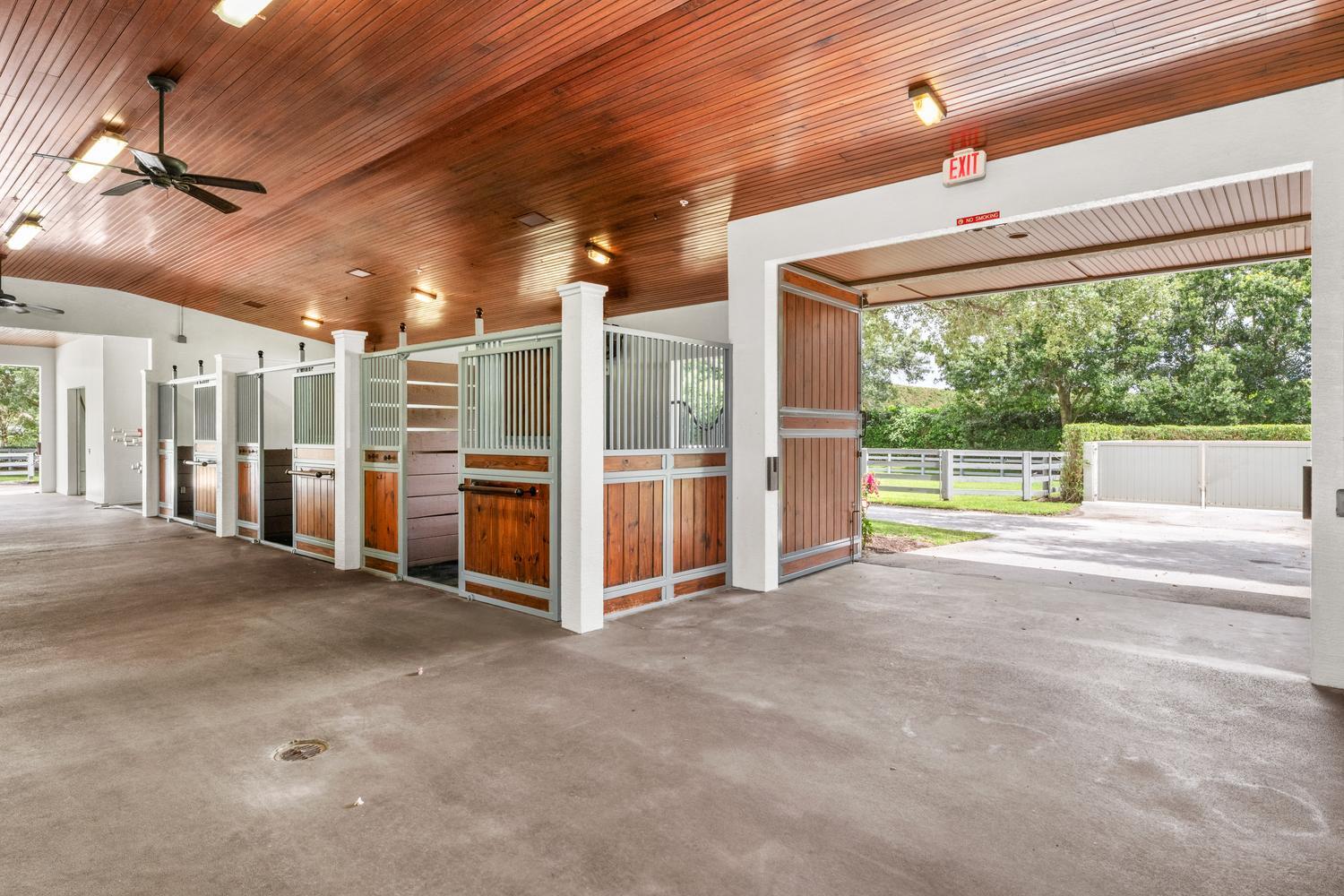 GRAND PRIX FARMS - Residential