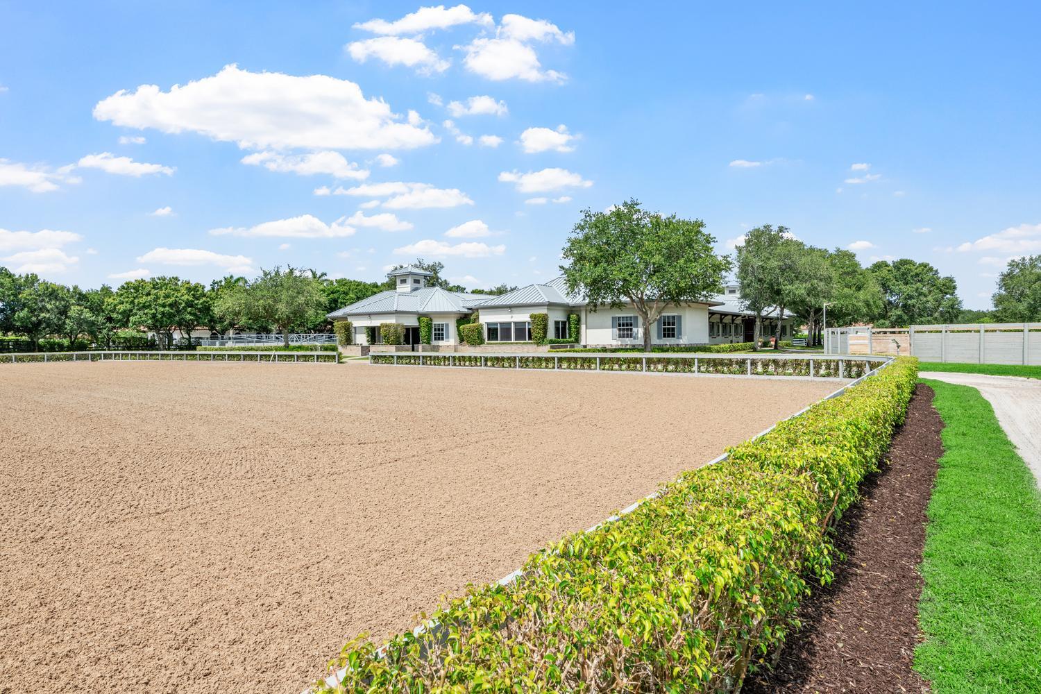 GRAND PRIX FARMS - Residential