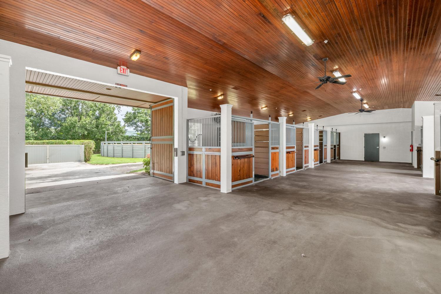 GRAND PRIX FARMS - Residential