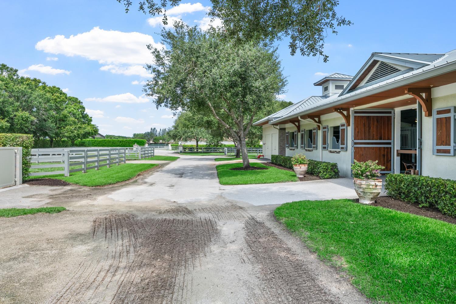 GRAND PRIX FARMS - Residential