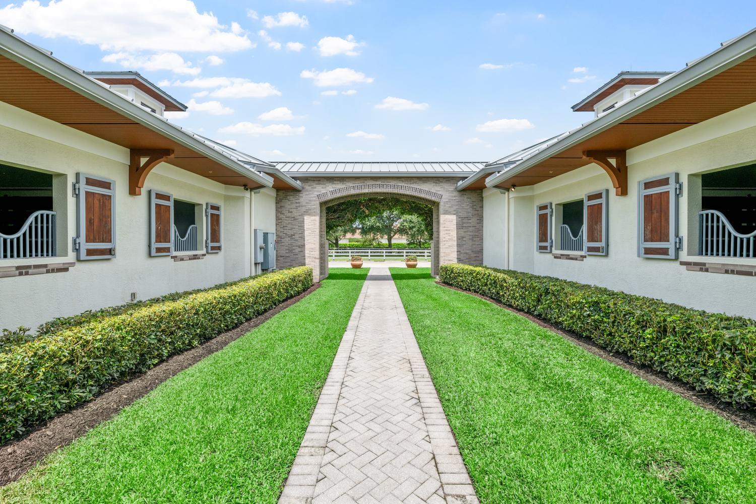 GRAND PRIX FARMS - Residential