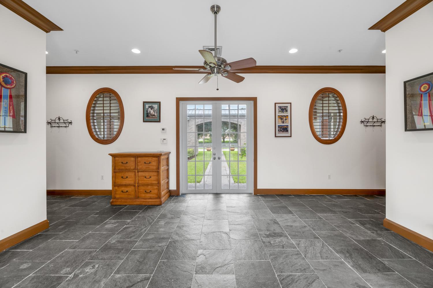 GRAND PRIX FARMS - Residential