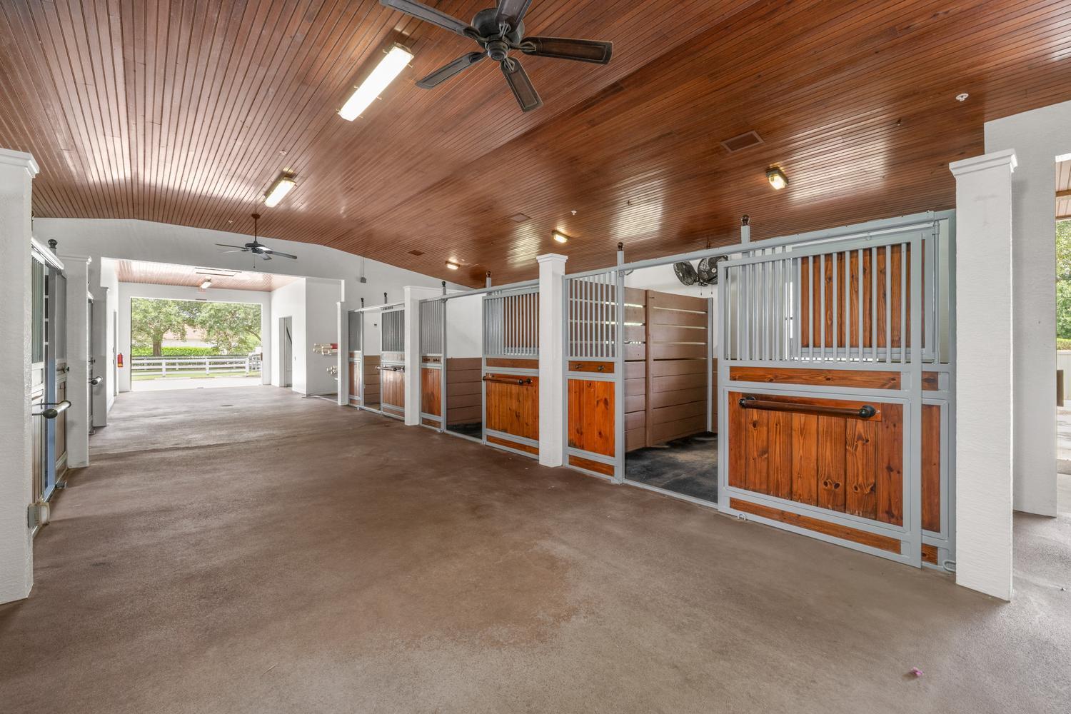 GRAND PRIX FARMS - Residential