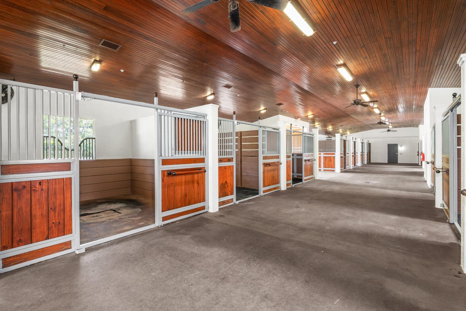 GRAND PRIX FARMS - Residential