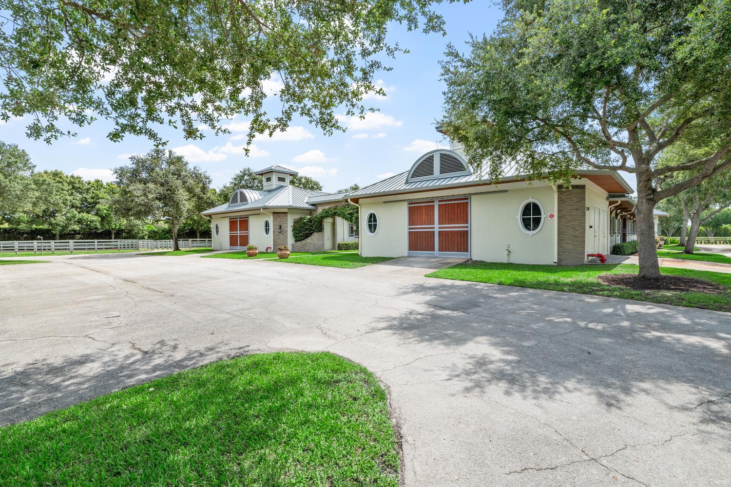 GRAND PRIX FARMS - Residential