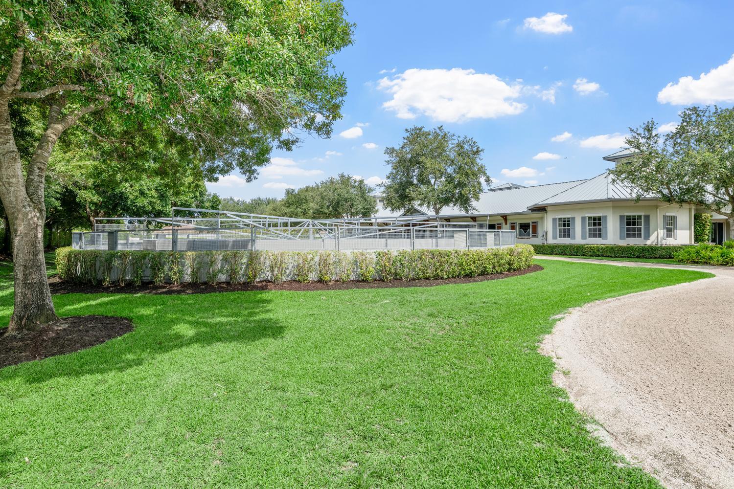 GRAND PRIX FARMS - Residential