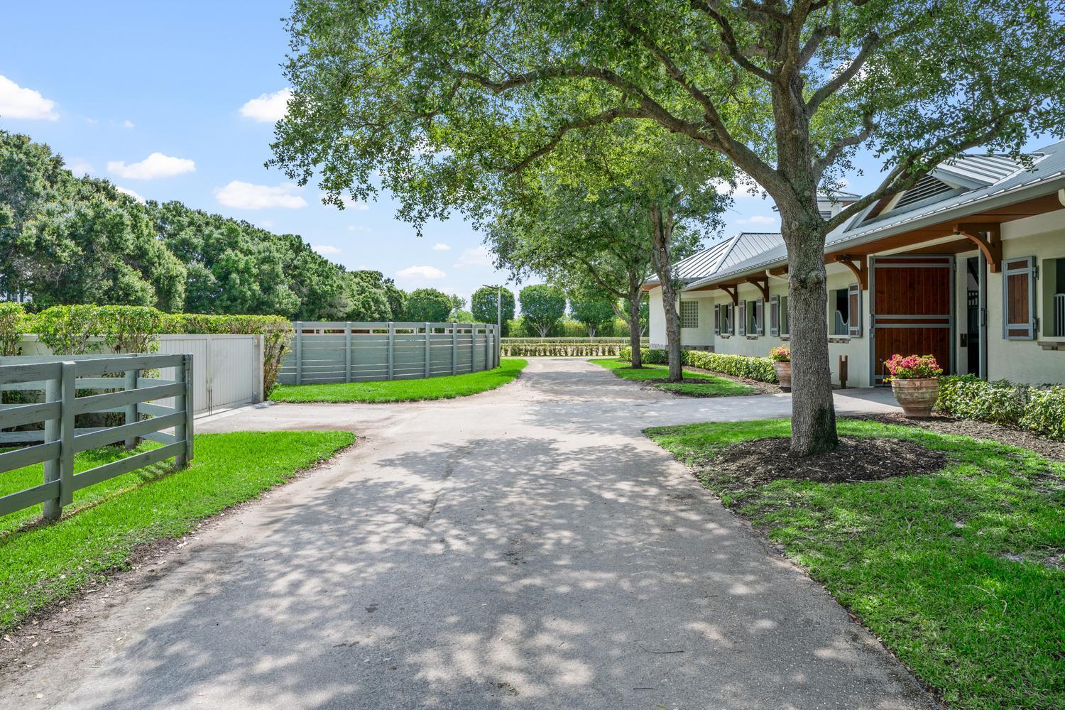 GRAND PRIX FARMS - Residential