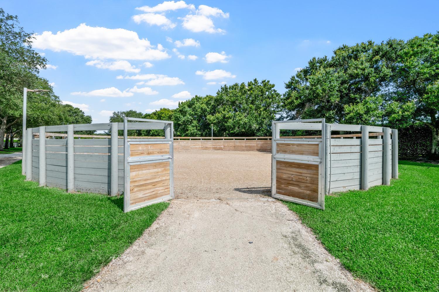 GRAND PRIX FARMS - Residential