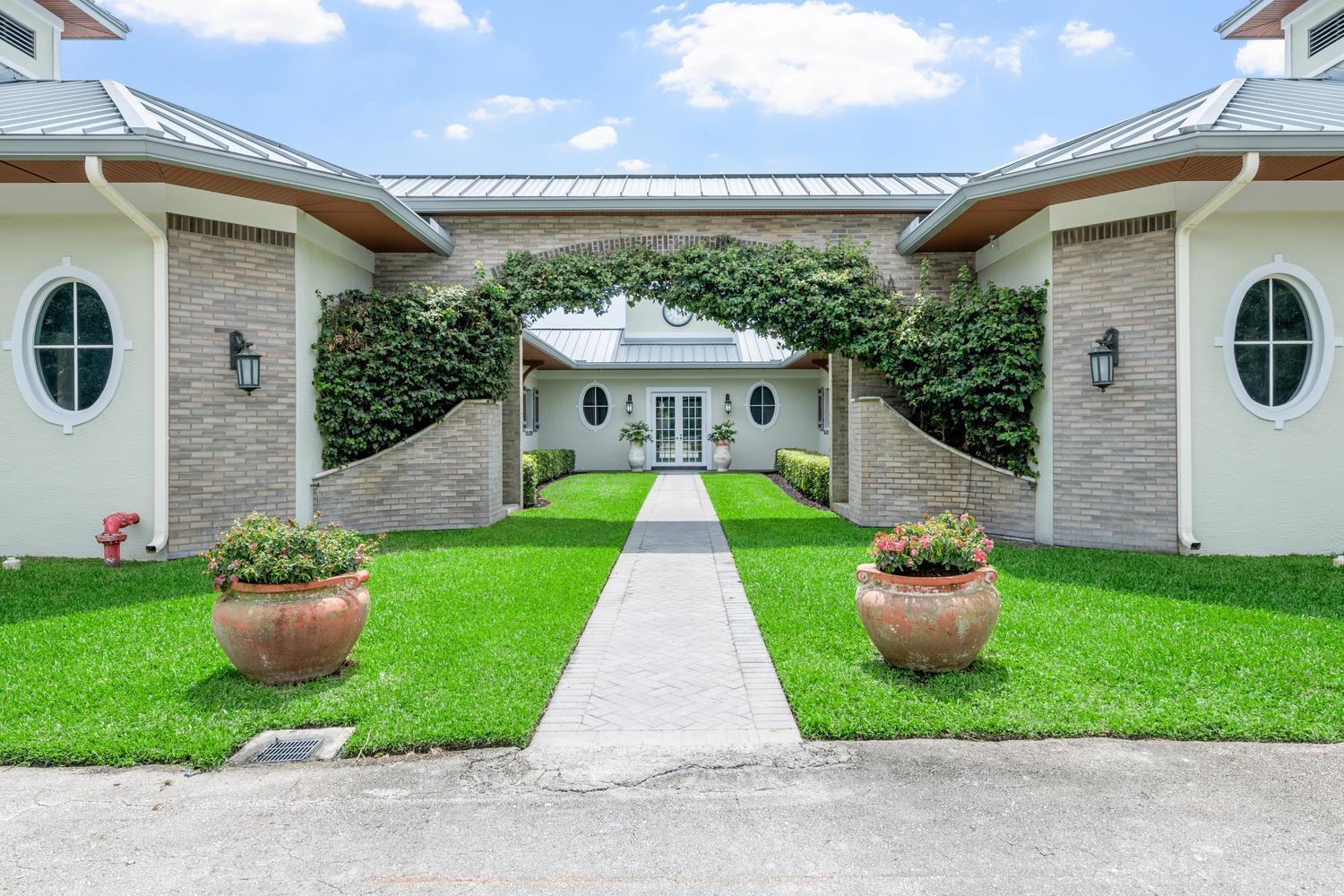 GRAND PRIX FARMS - Residential
