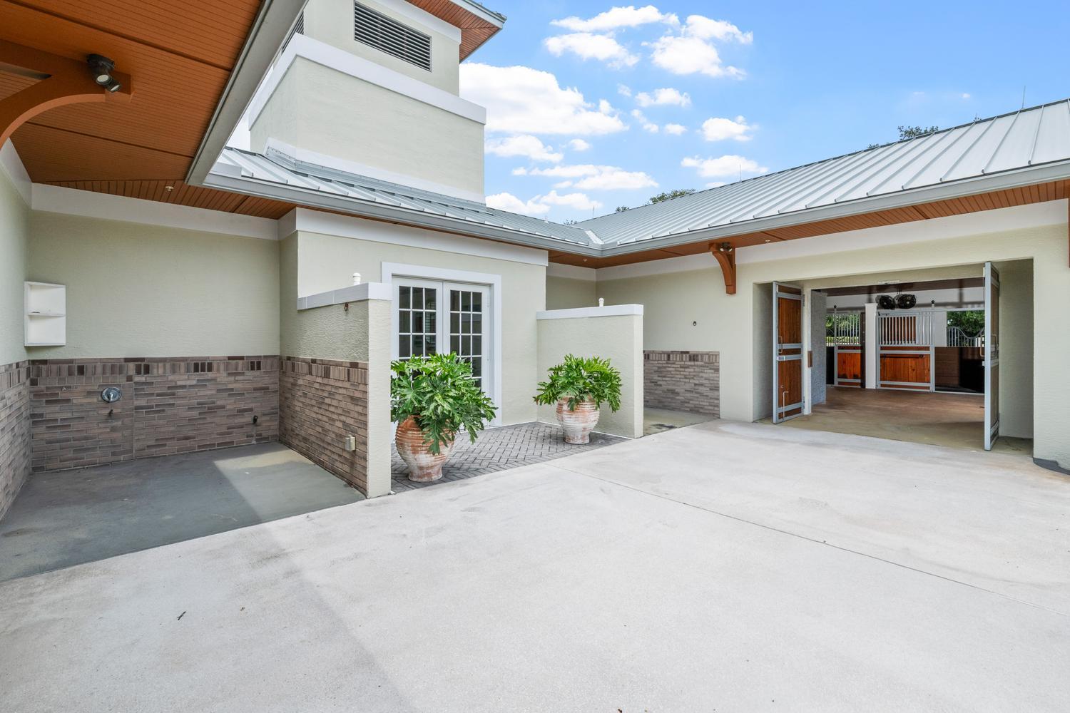 GRAND PRIX FARMS - Residential
