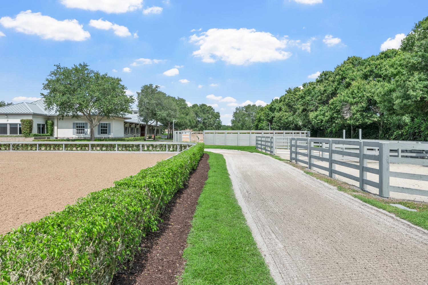 GRAND PRIX FARMS - Residential