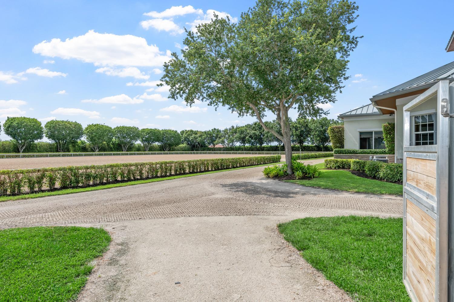 GRAND PRIX FARMS - Residential