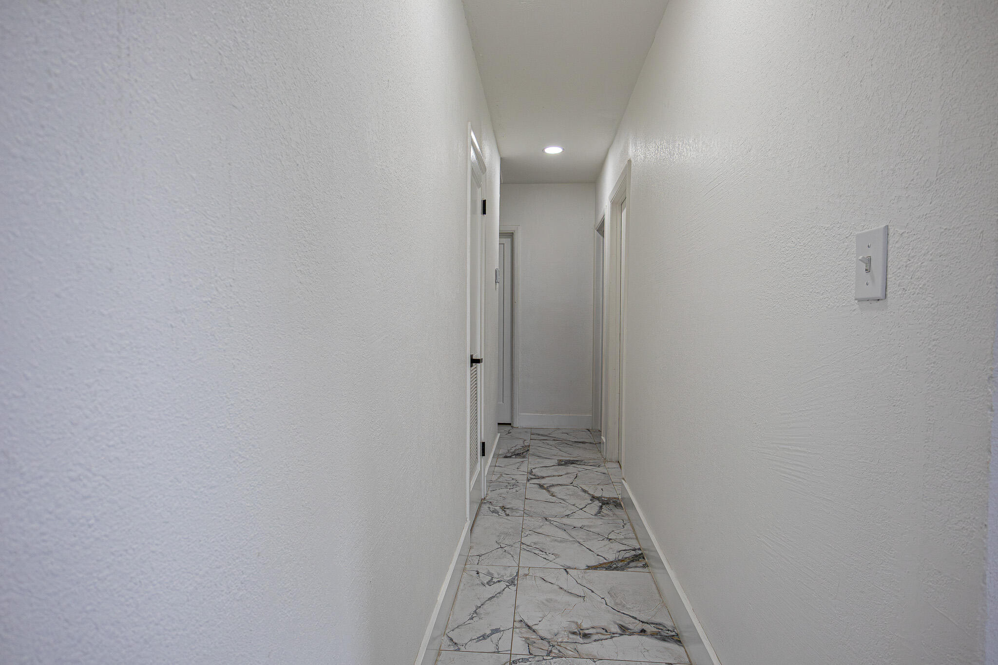 WHISPERING PALMS 4 - Residential