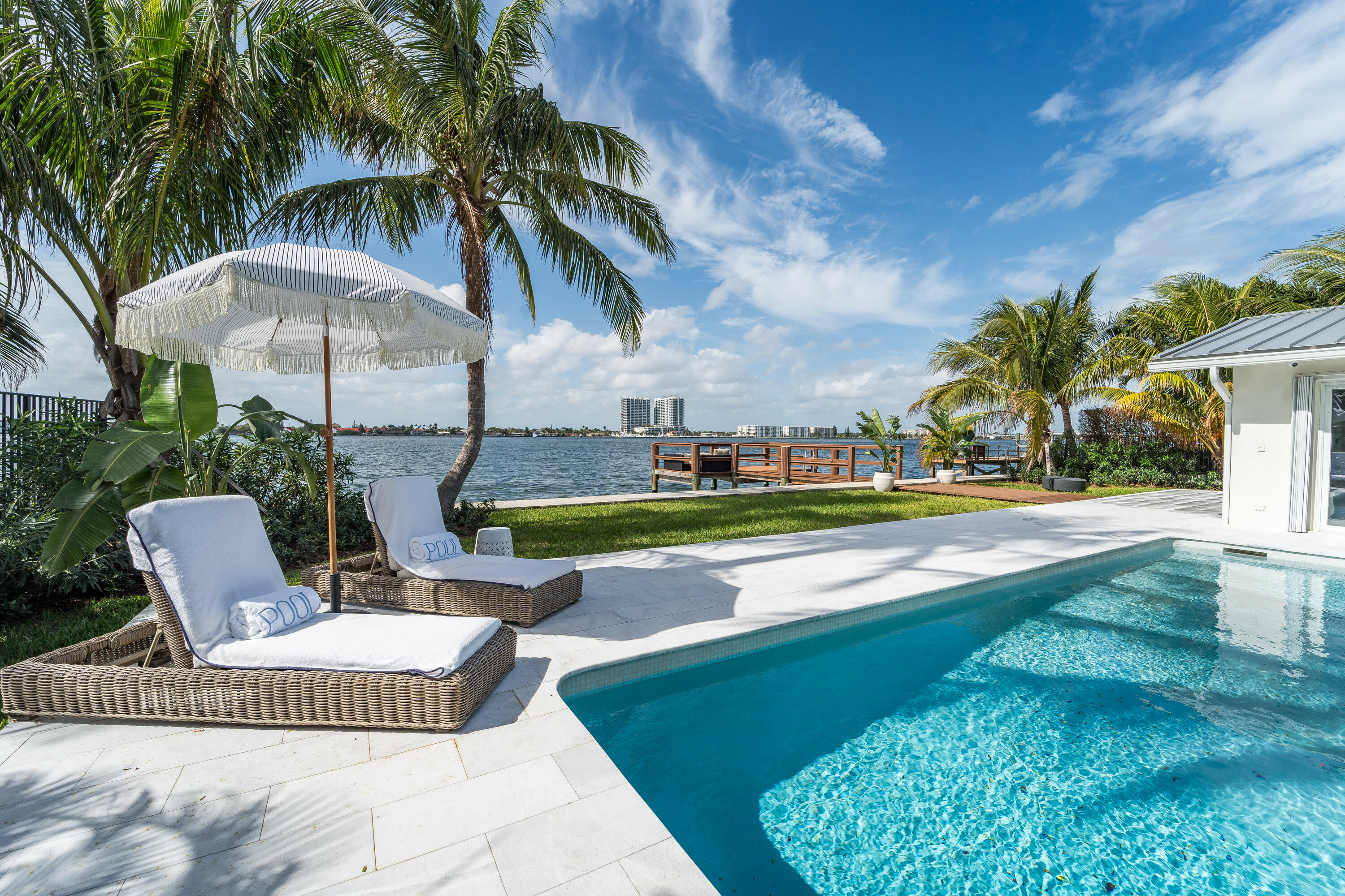 YACHT HARBOR MANOR - Residential
