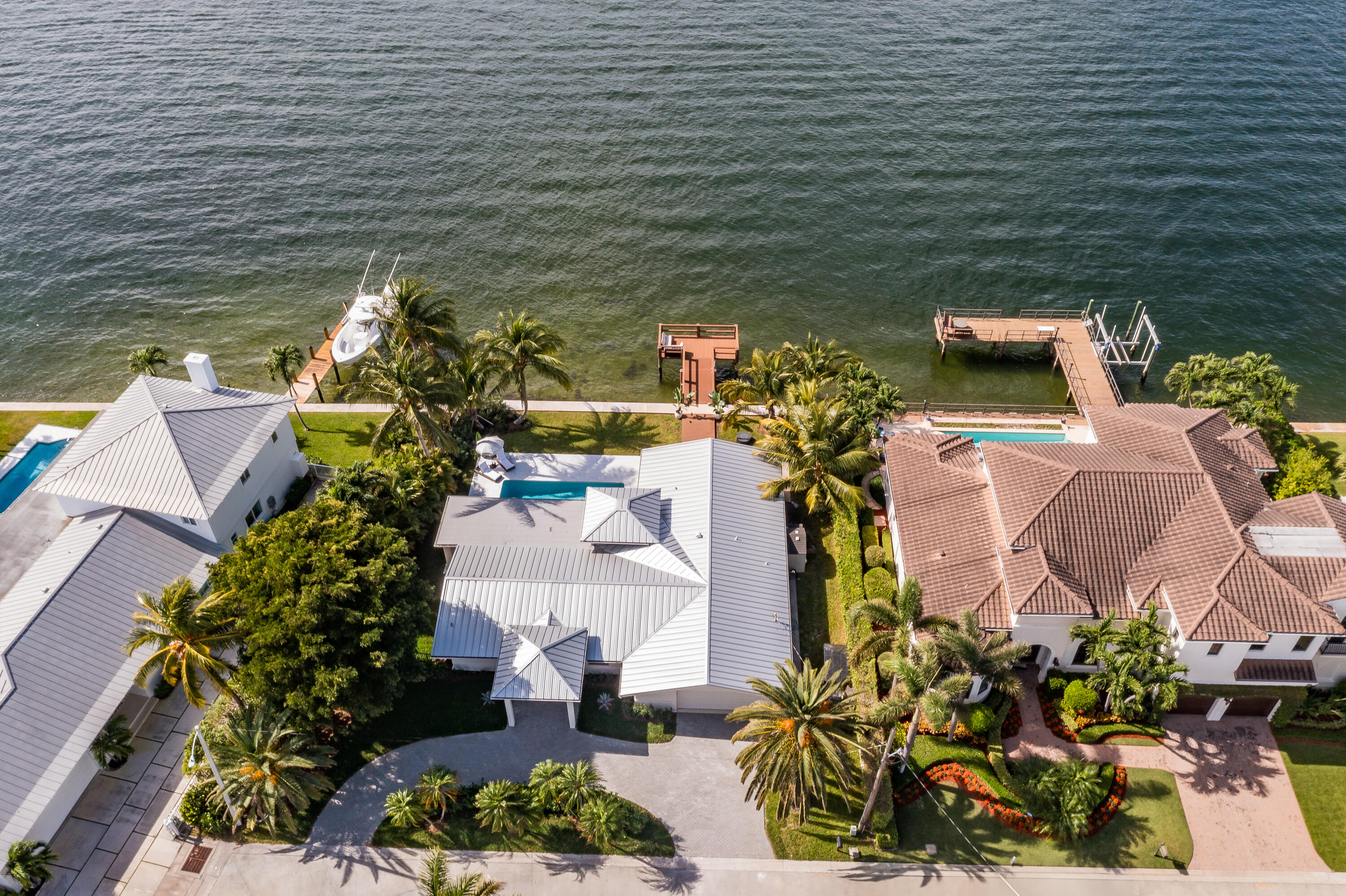 YACHT HARBOR MANOR - Residential