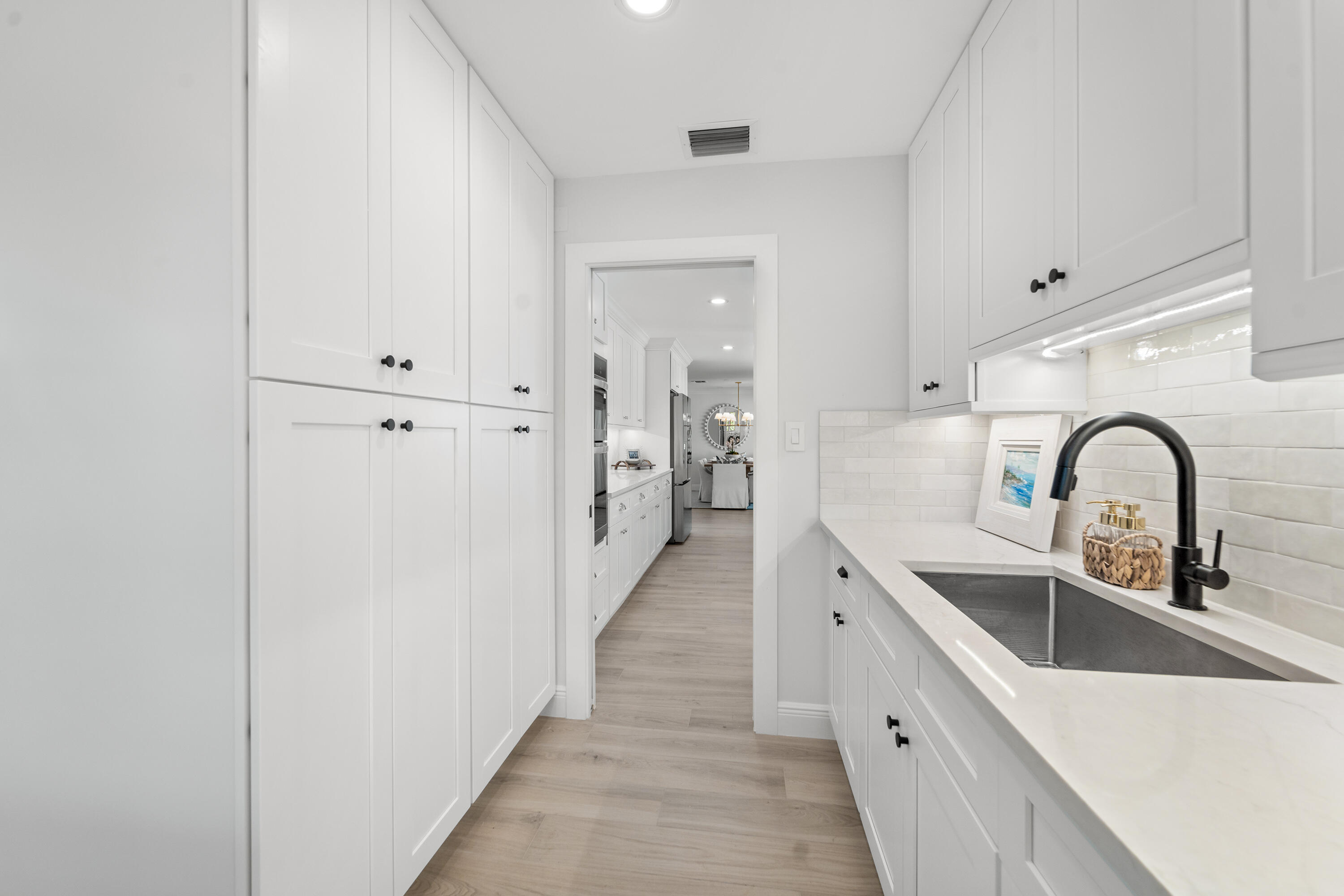 YACHT HARBOR MANOR - Residential