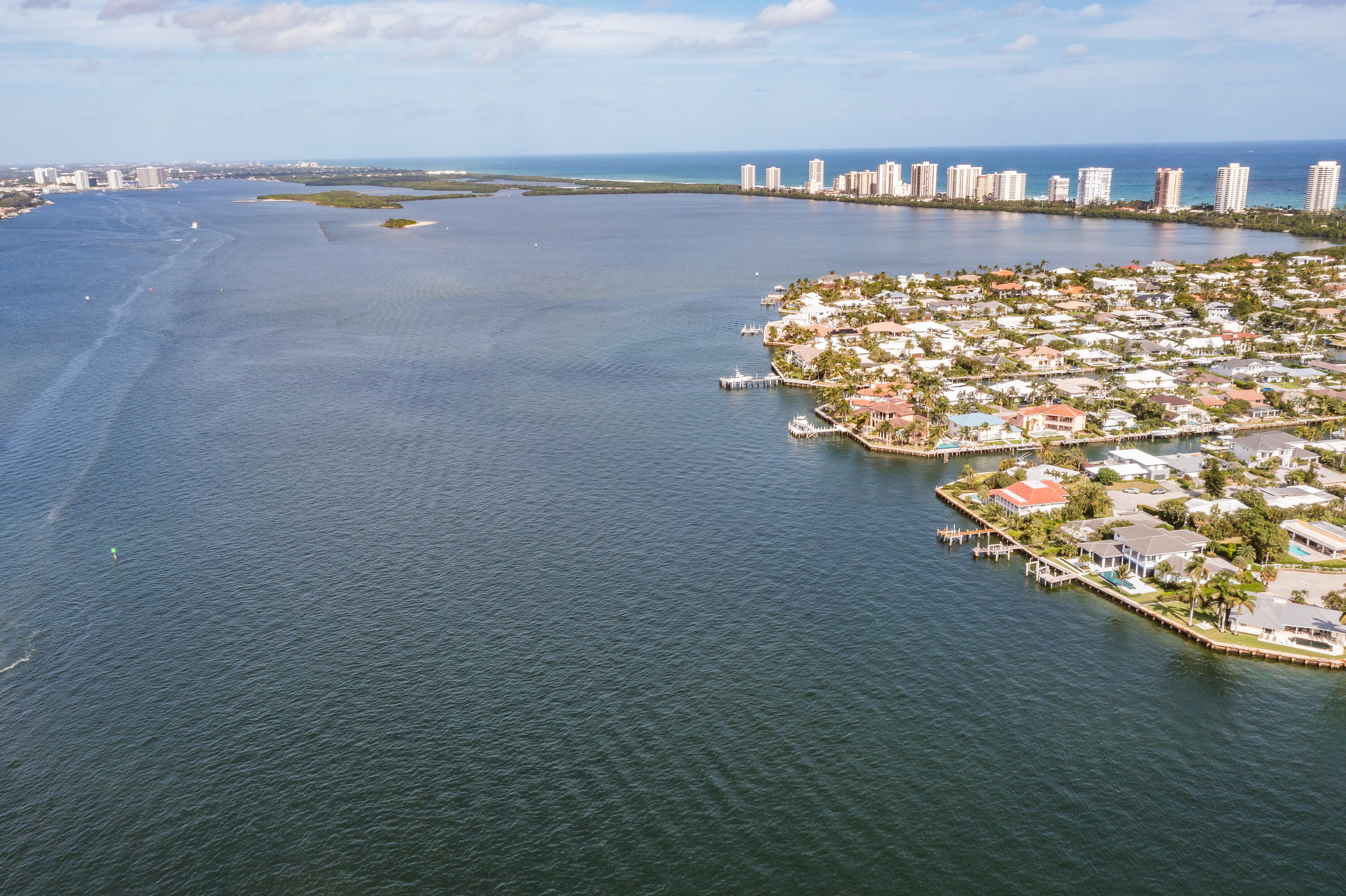 YACHT HARBOR MANOR - Residential