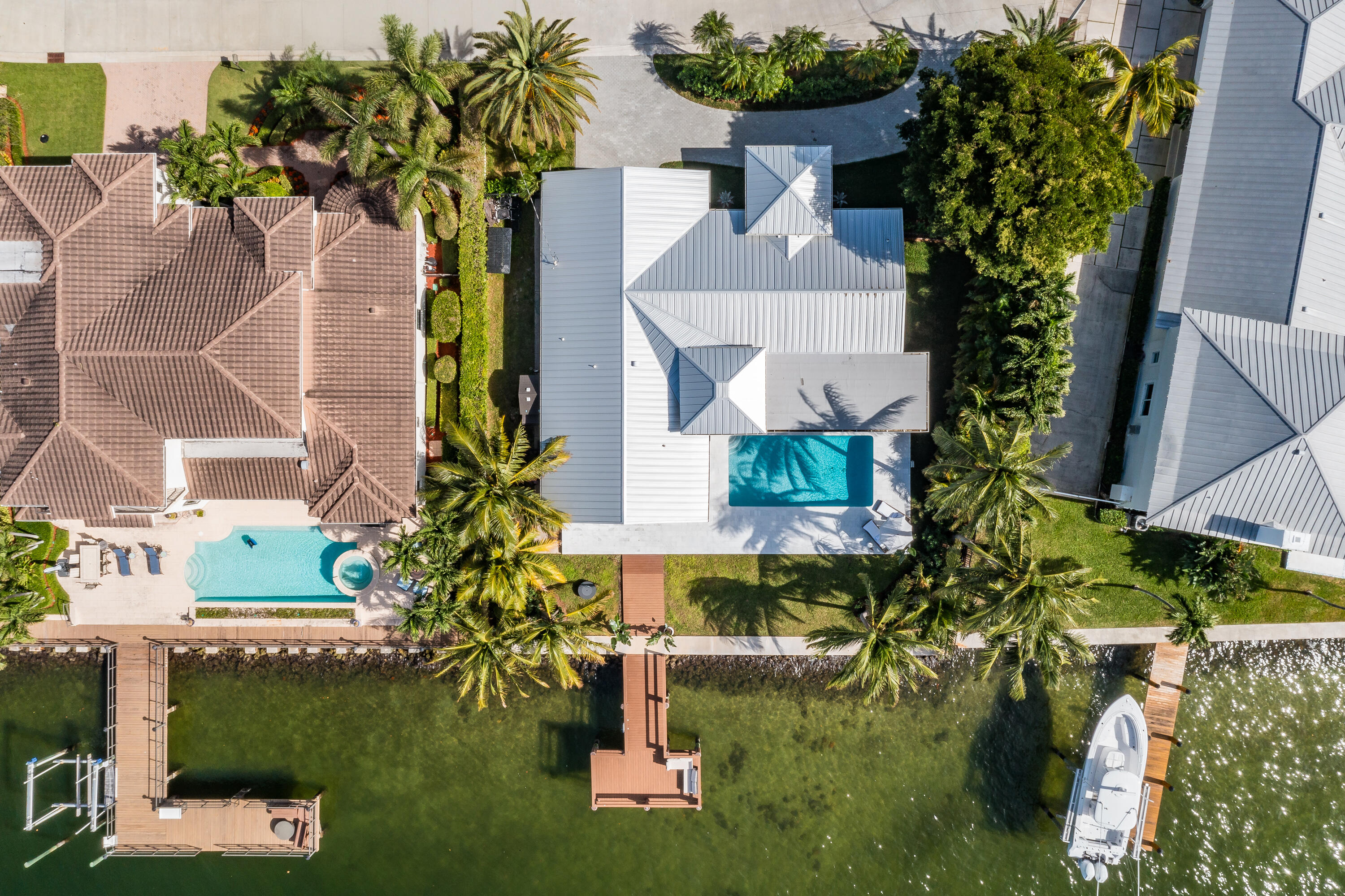 YACHT HARBOR MANOR - Residential