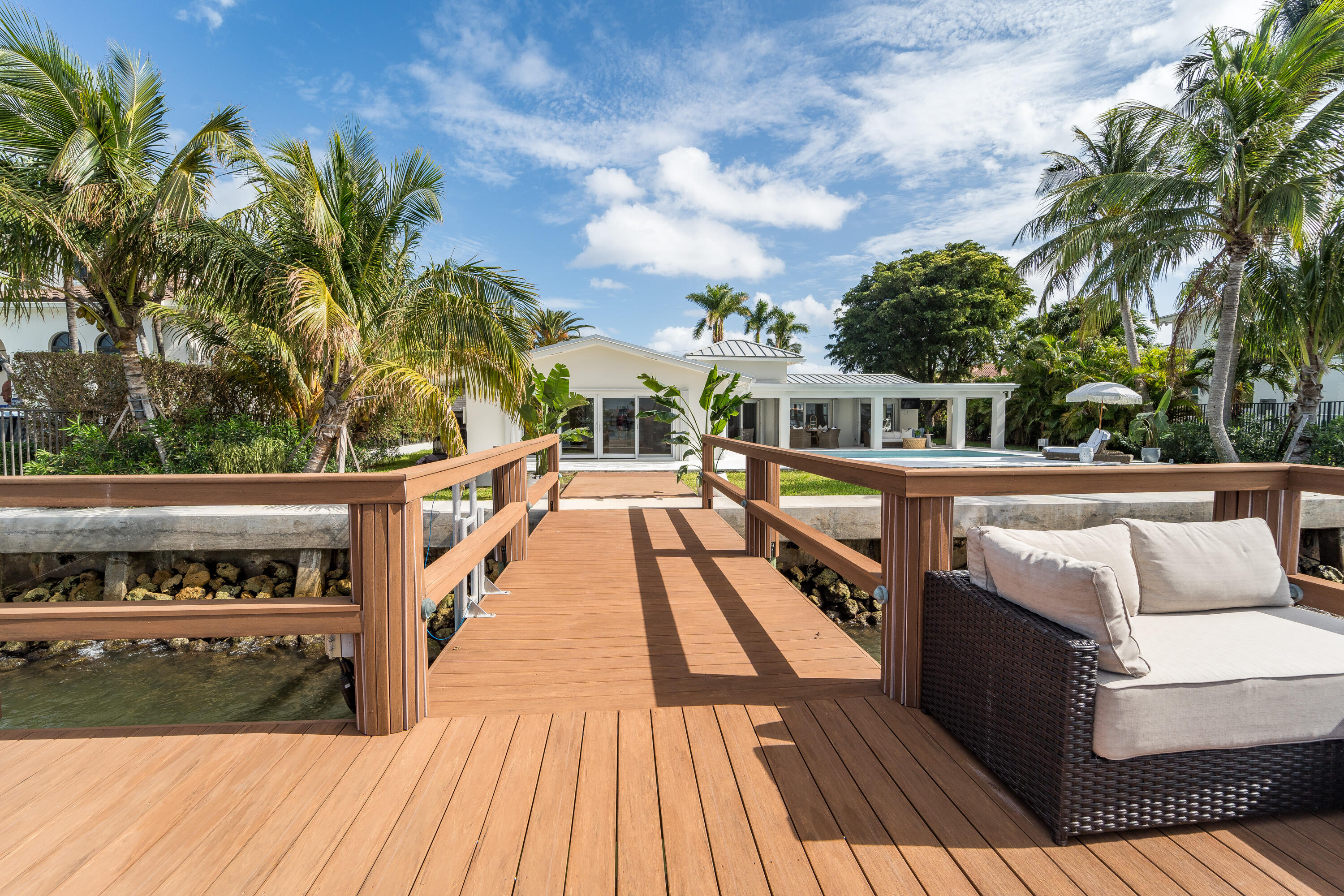 YACHT HARBOR MANOR - Residential