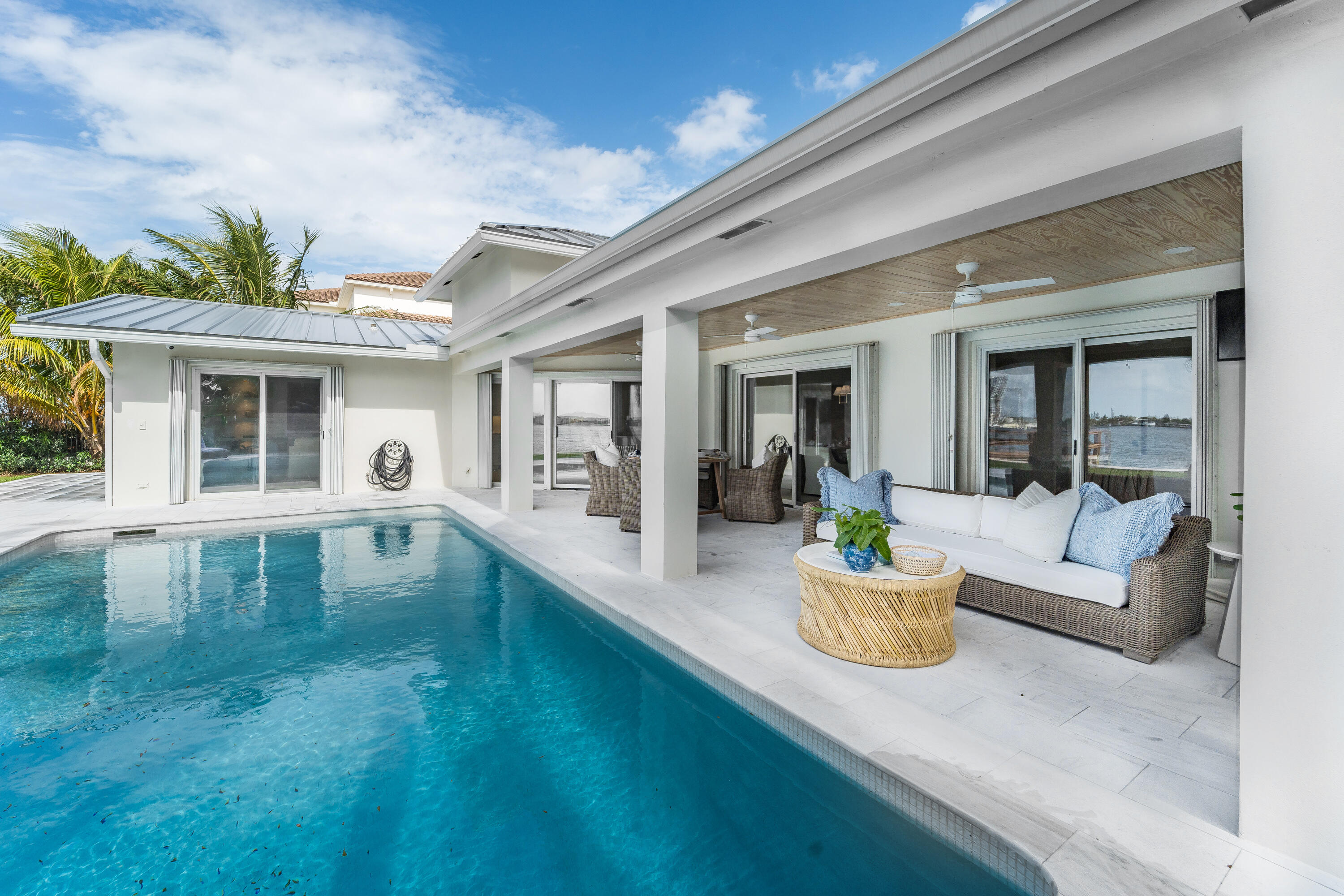 YACHT HARBOR MANOR - Residential