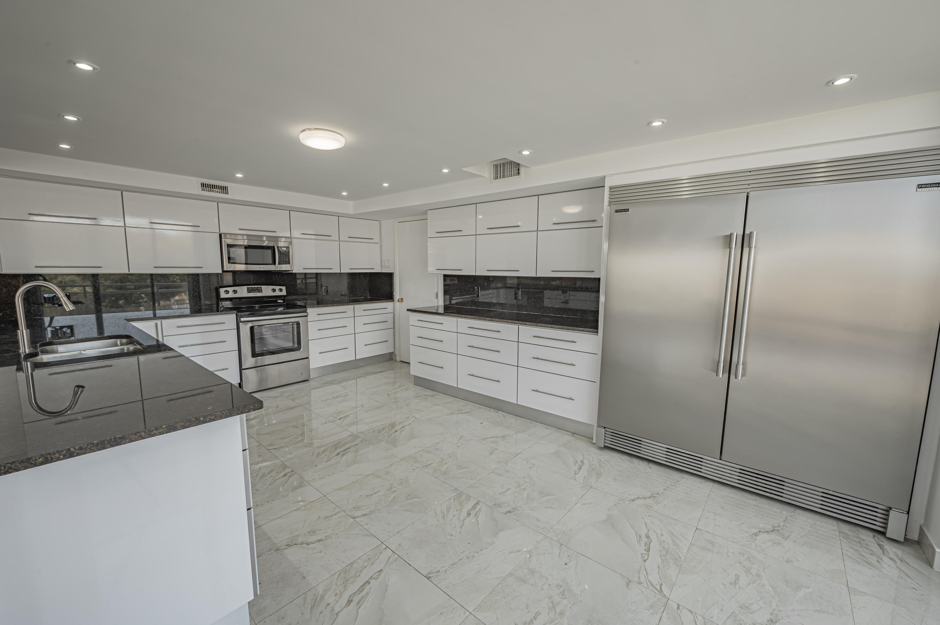 GOLDEN ISLES SECTION - Residential Lease