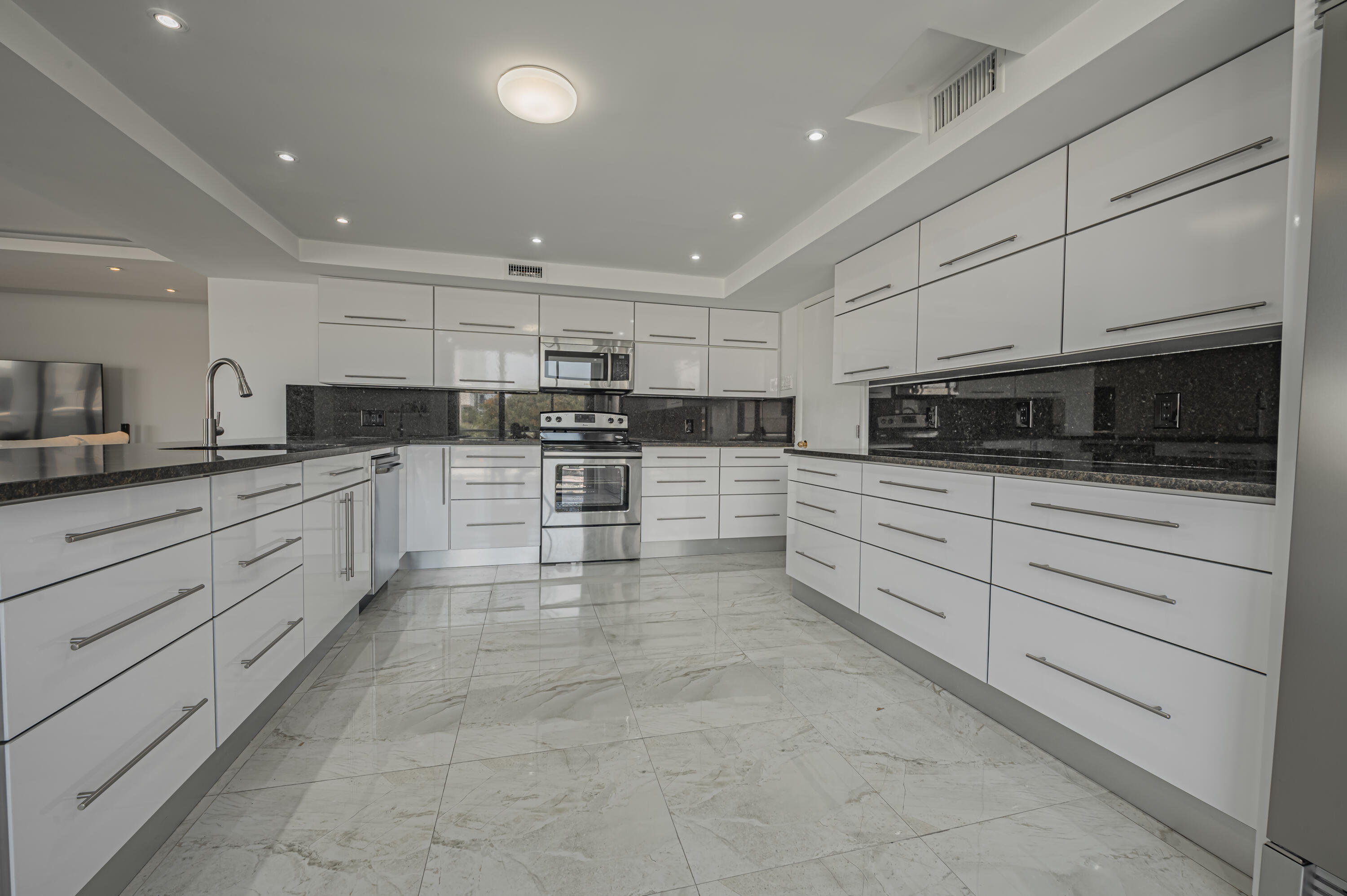 GOLDEN ISLES SECTION - Residential Lease