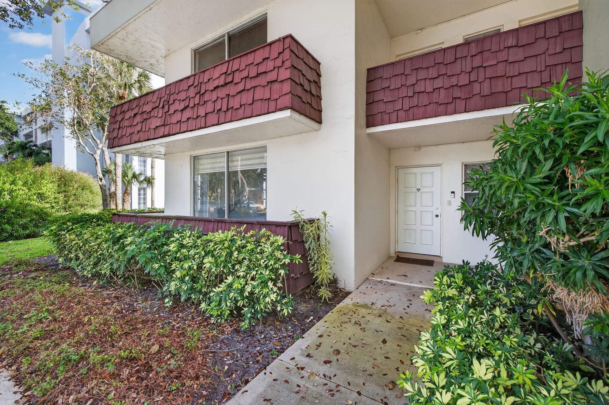 Country Club Fairways Con - Residential