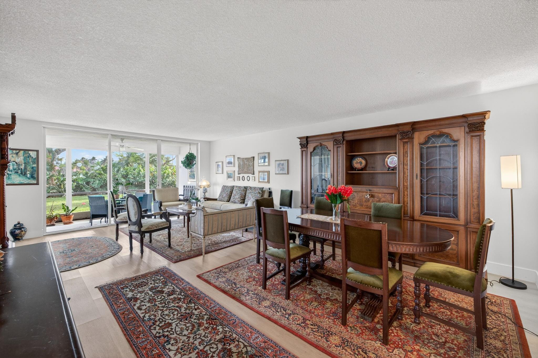 Country Club Fairways Con - Residential