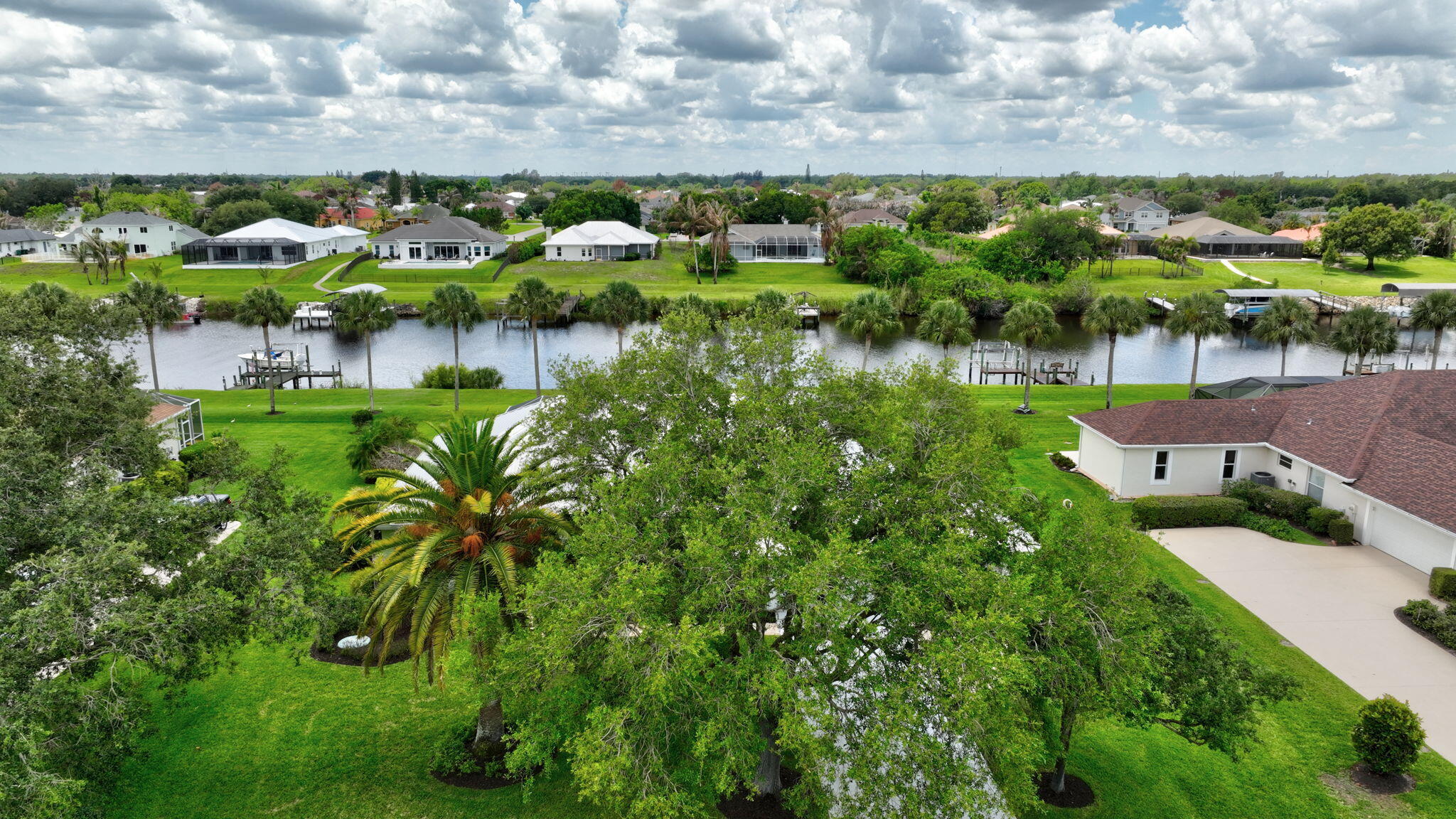 SOUTH RIVER SHORES - Residential