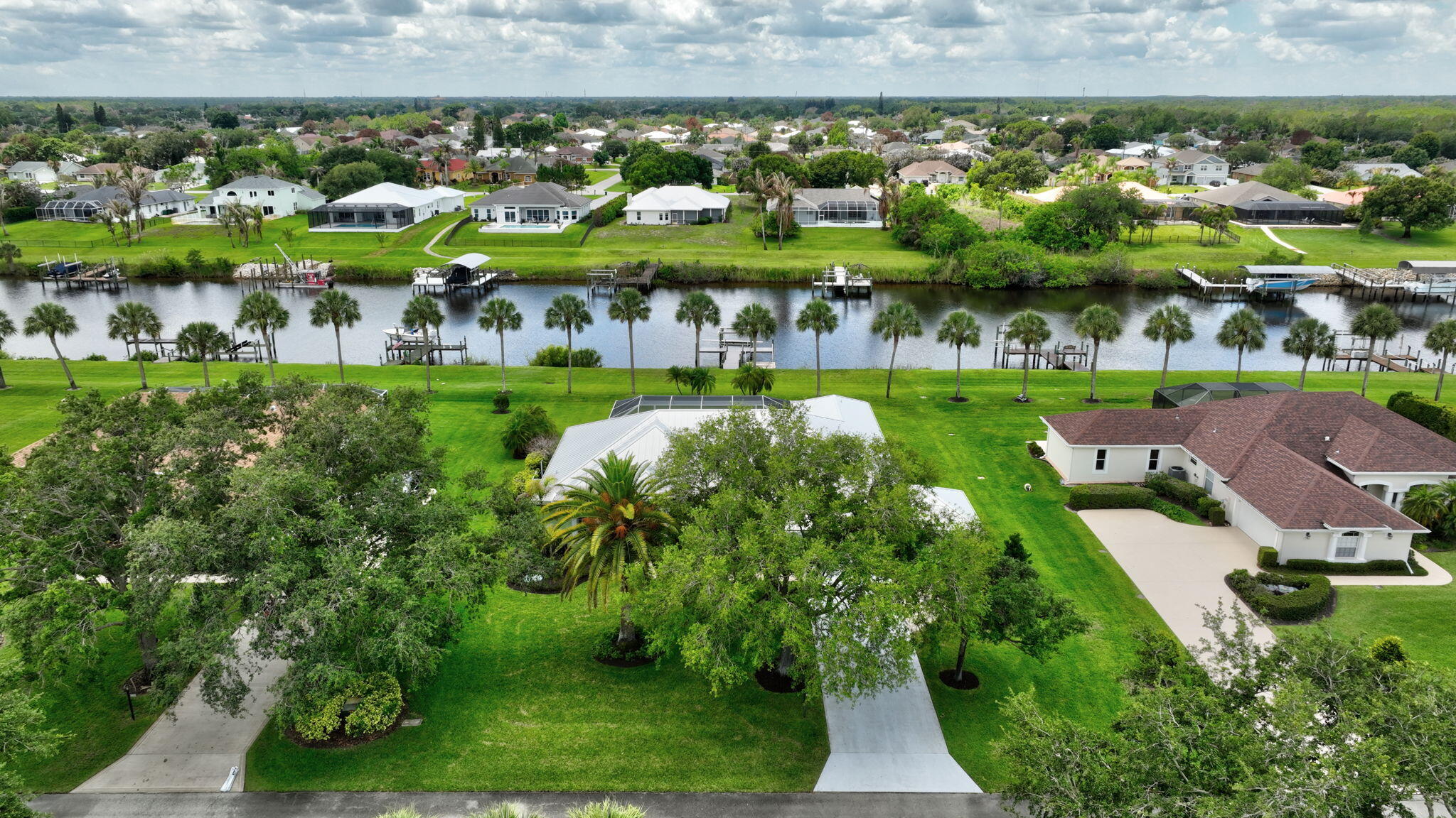 SOUTH RIVER SHORES - Residential