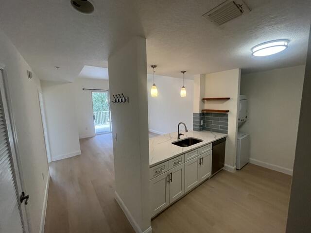 VILLAGE AT ABACOA CONDO - Residential Lease
