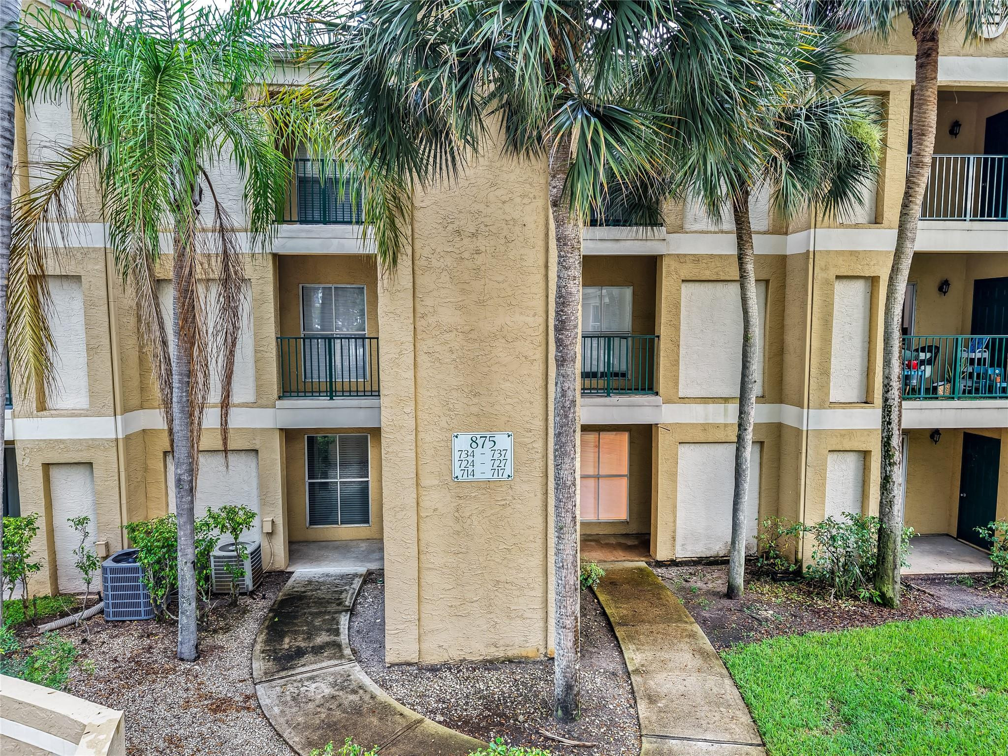 SAVANNAH AT RIVERSIDE - Residential