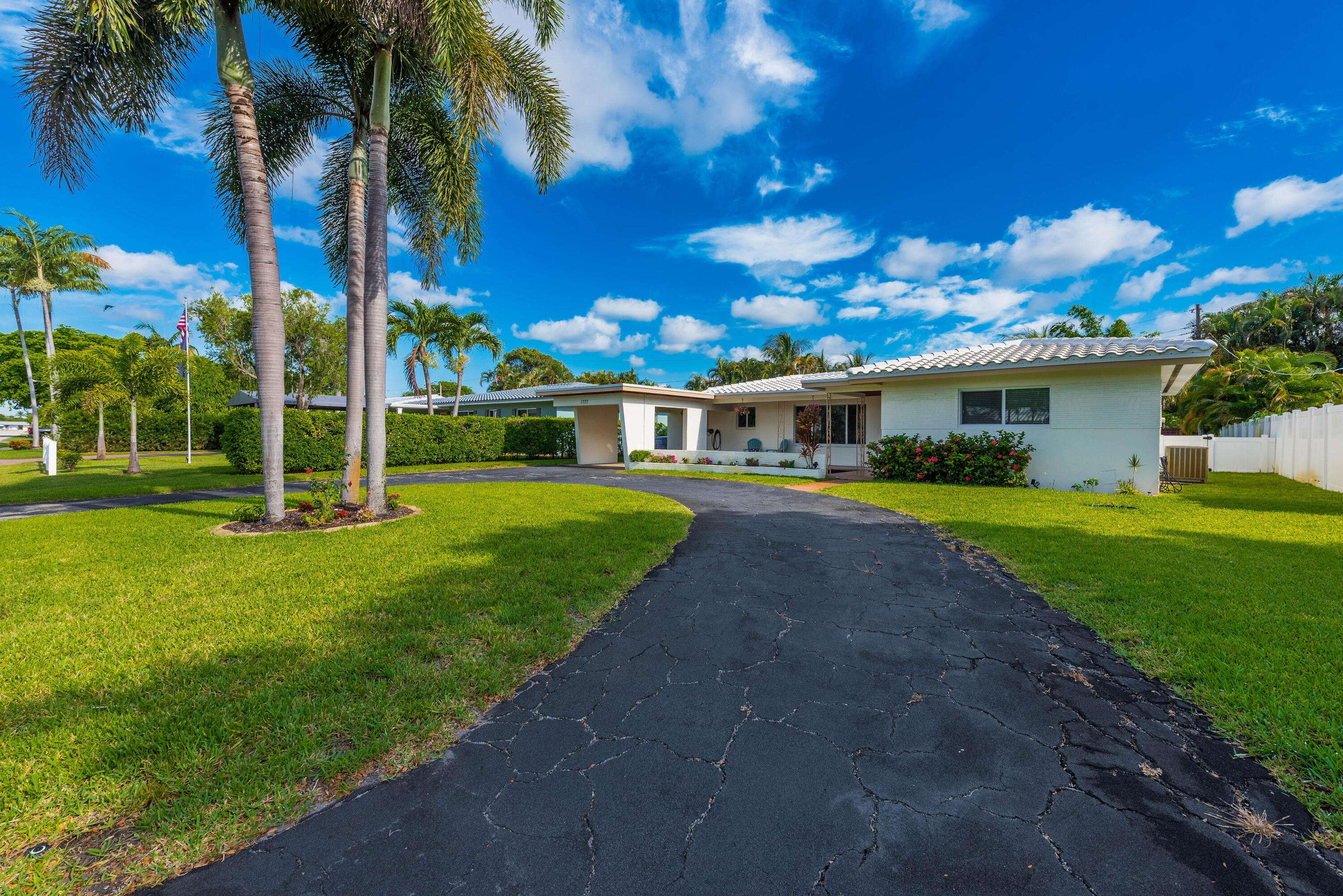 FLORANADA RIDGE SEC - Residential