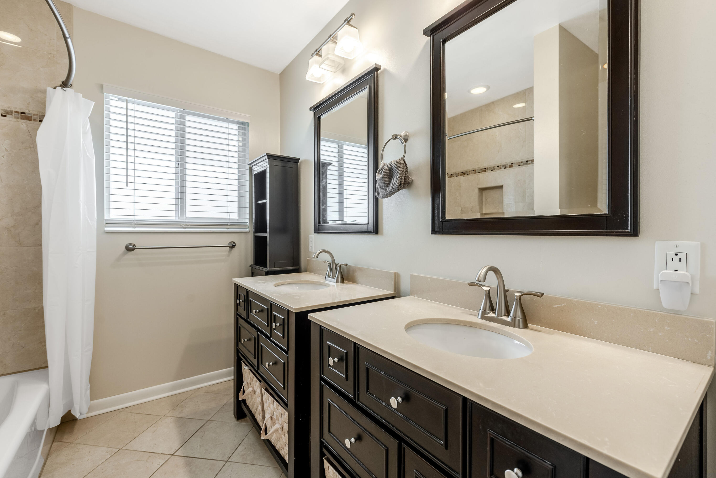 FLORANADA RIDGE SEC - Residential