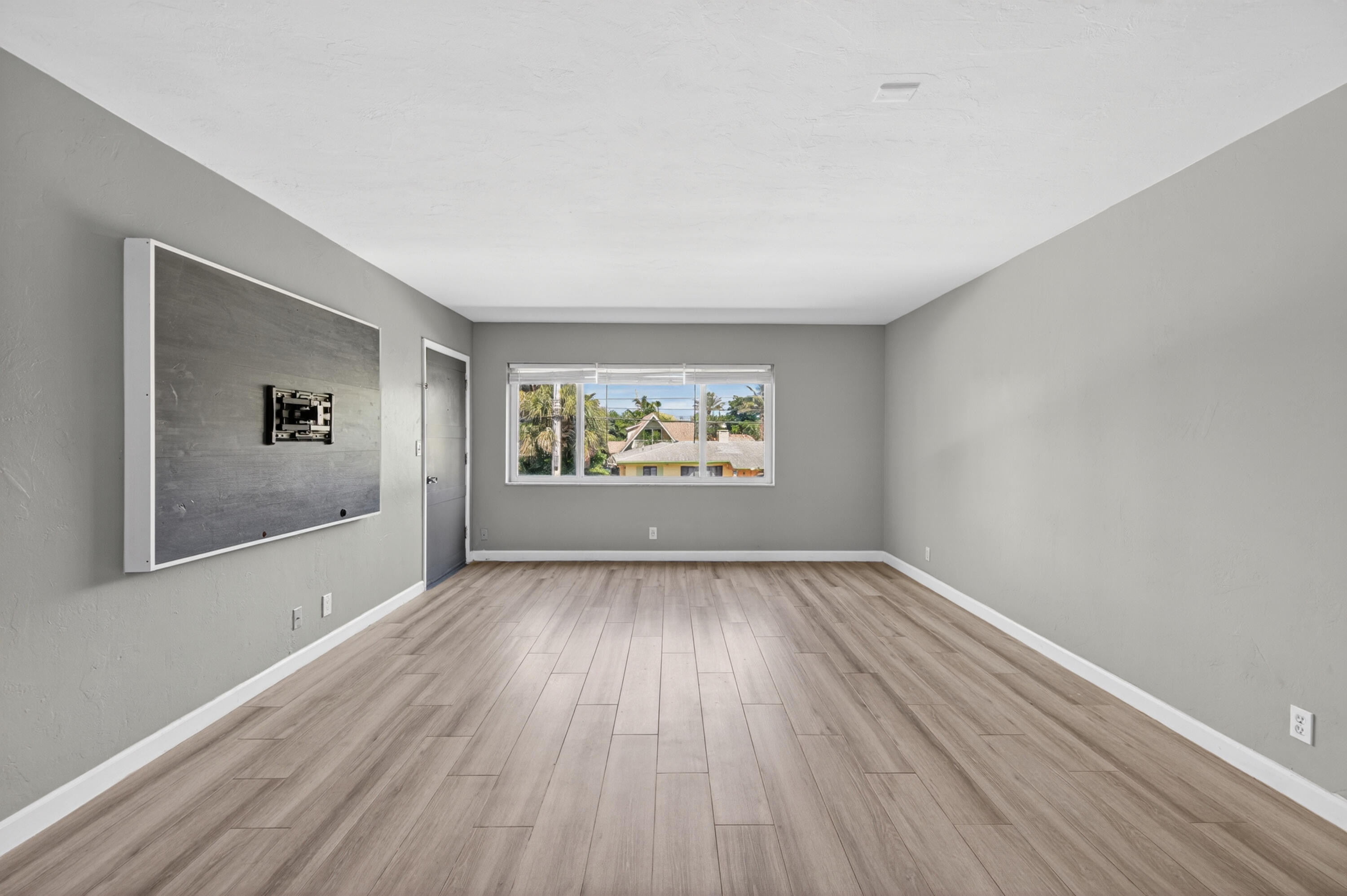 505 DEERFIELD CONDO - Residential Lease
