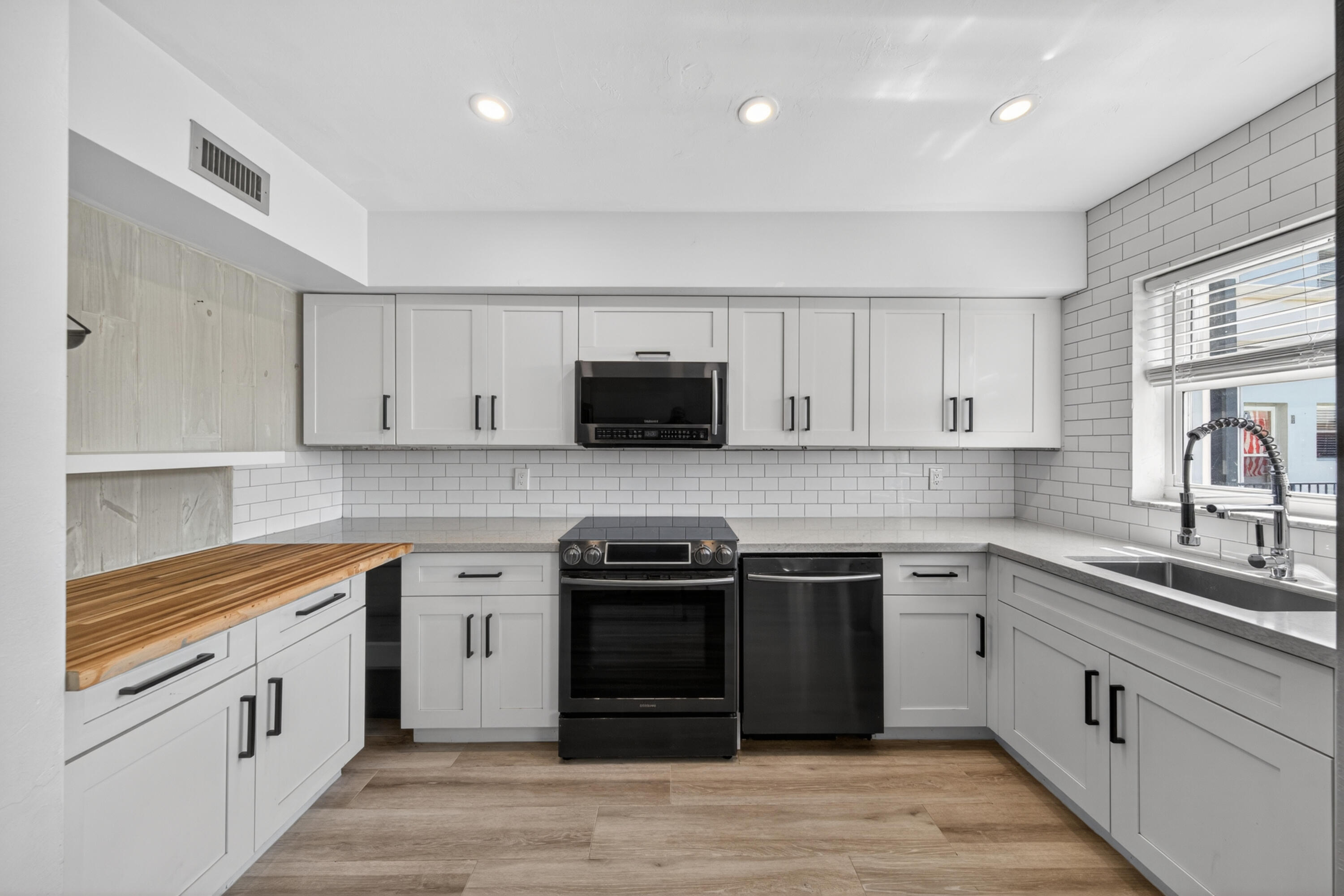 505 DEERFIELD CONDO - Residential Lease