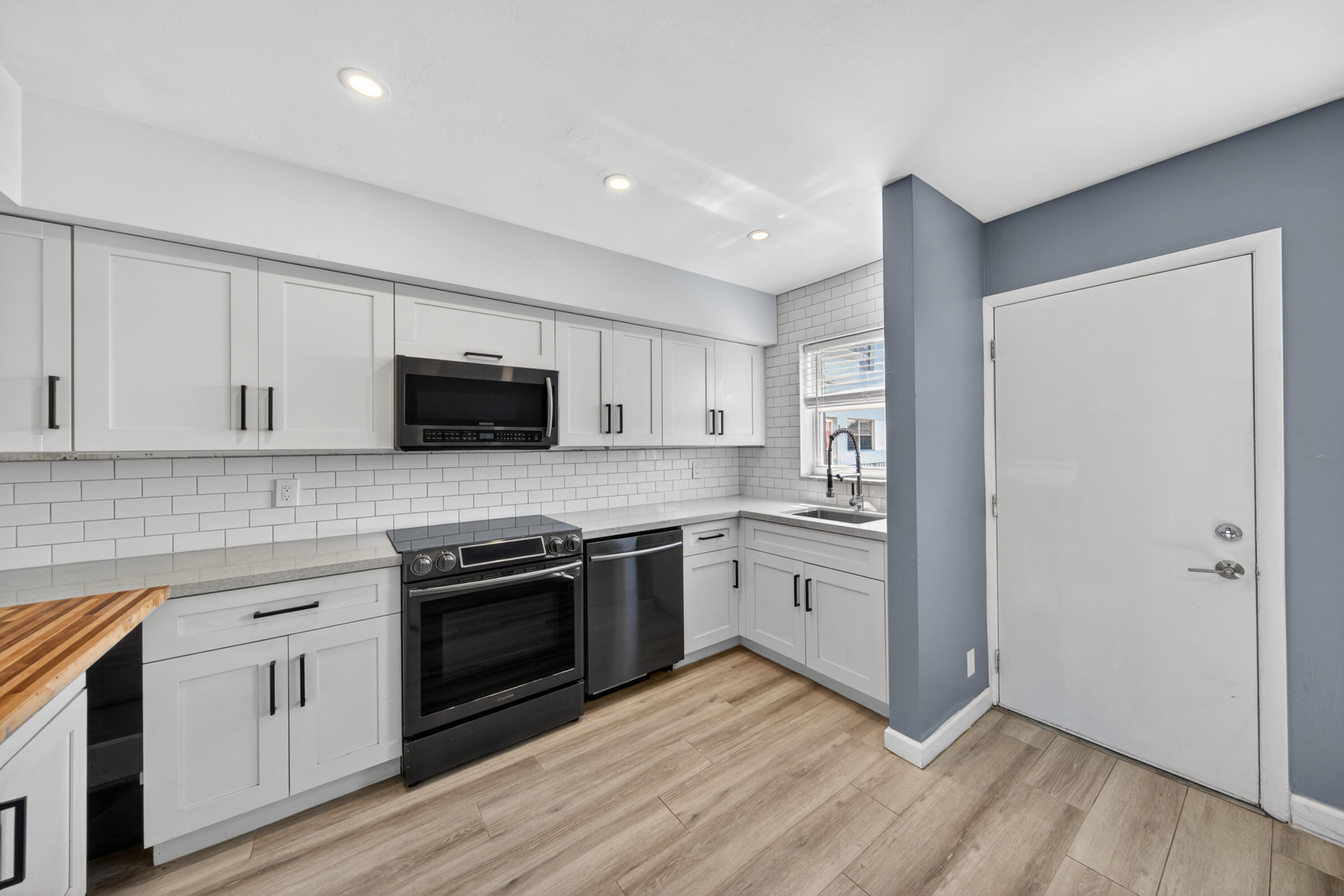 505 DEERFIELD CONDO - Residential Lease