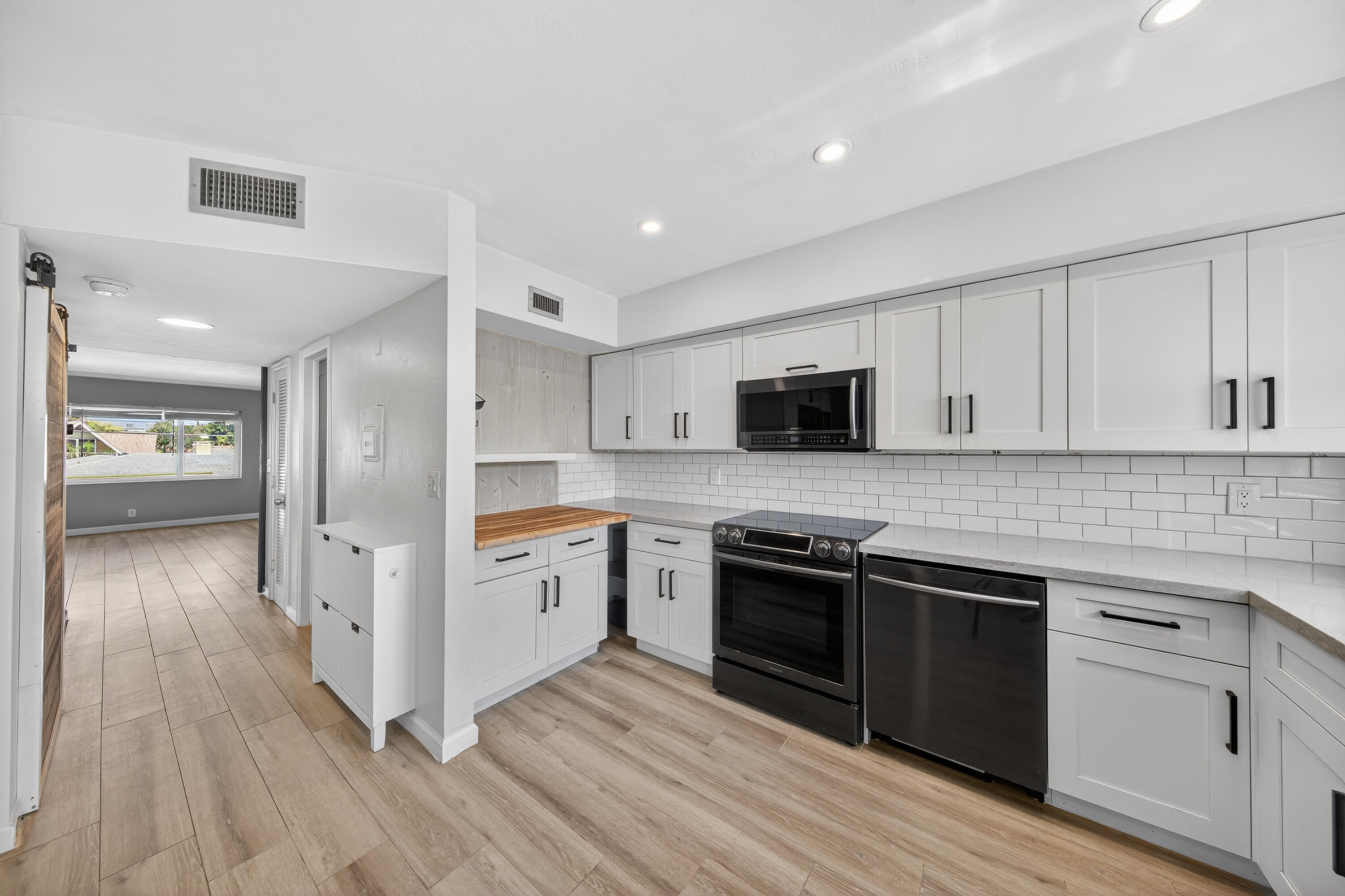 505 DEERFIELD CONDO - Residential Lease