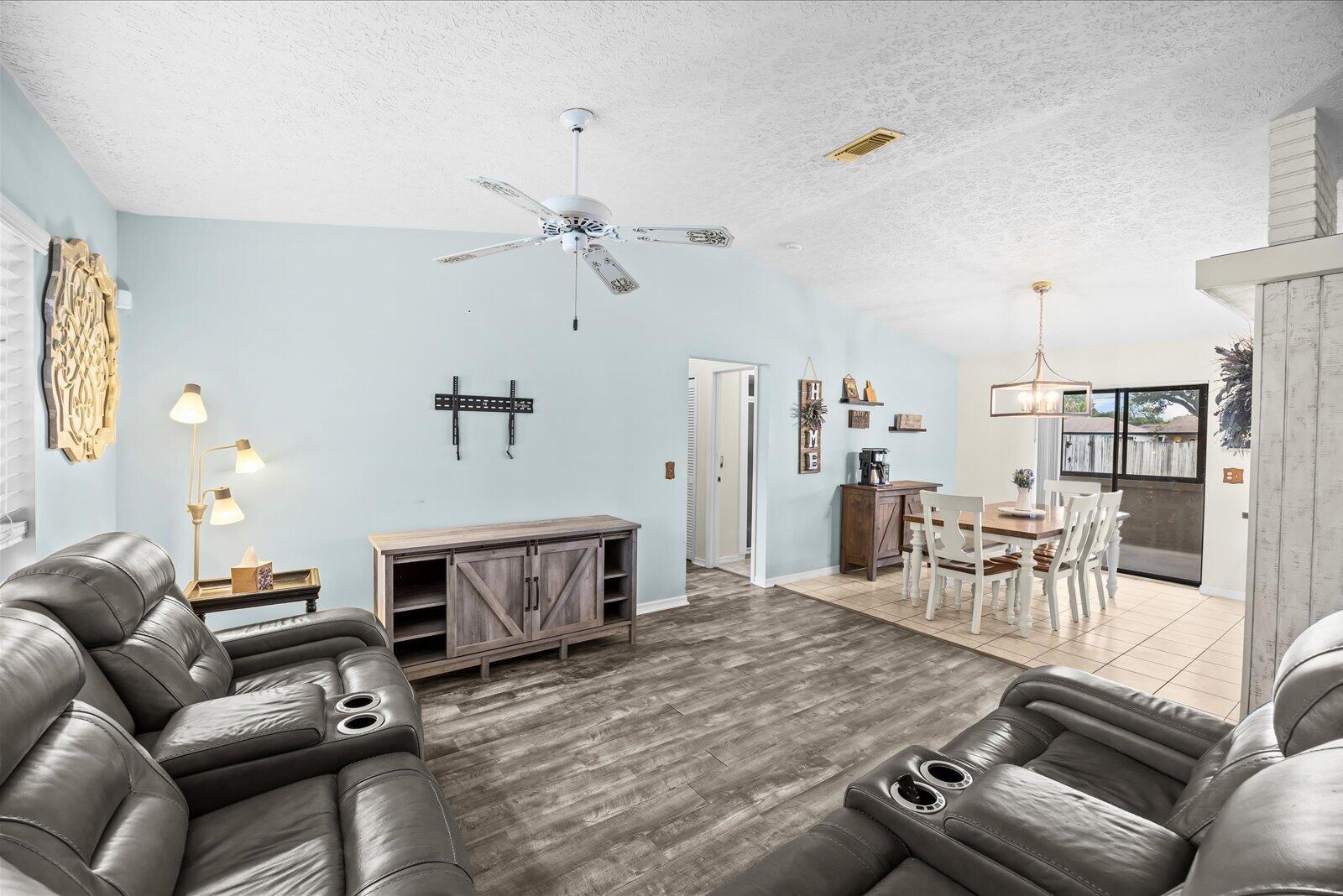 PORT ST LUCIE SECTION 4 - Residential
