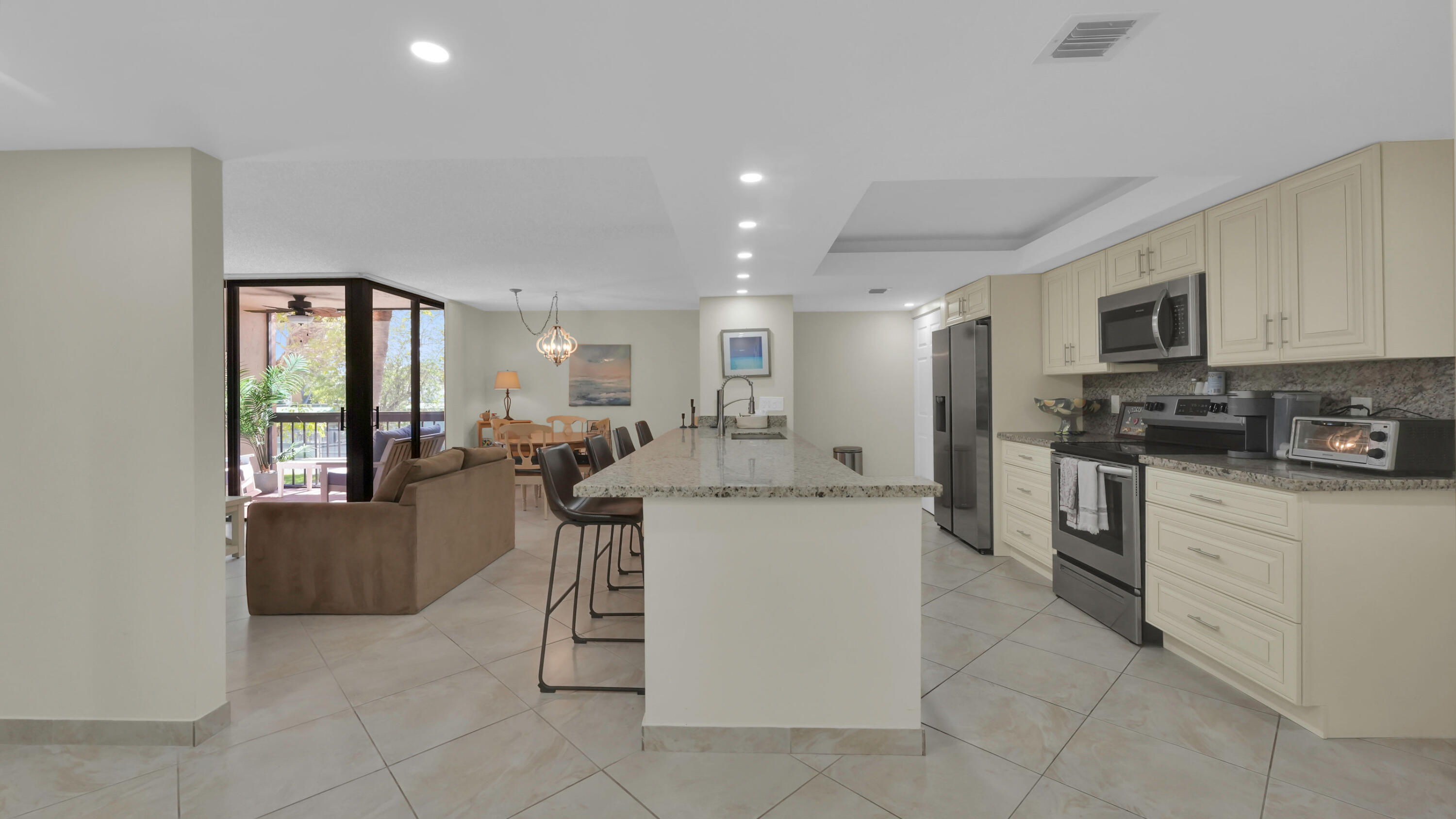 LAVERS DELRAY RACQUET CLUB CONDO - Residential Lease