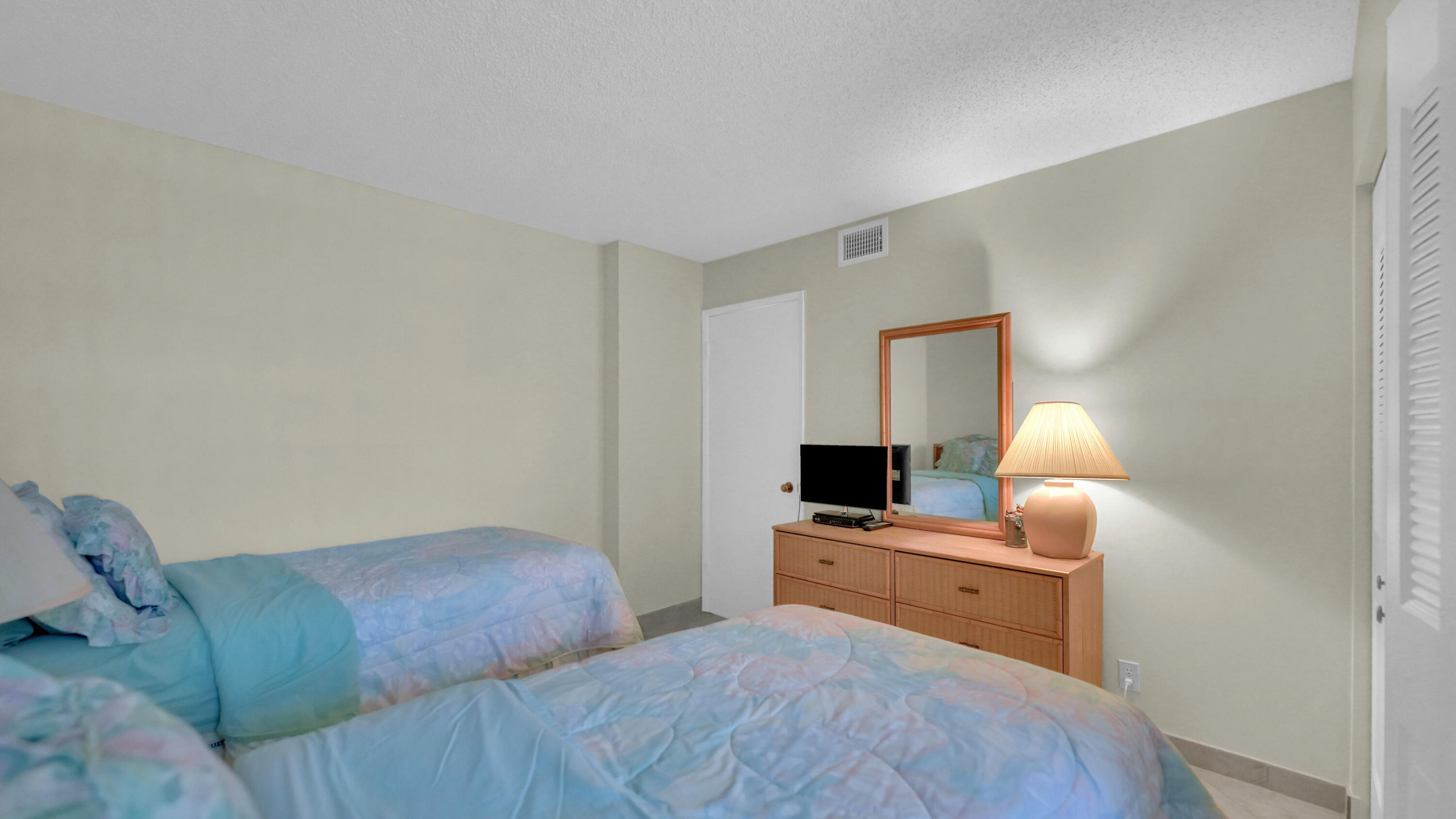 LAVERS DELRAY RACQUET CLUB CONDO - Residential Lease