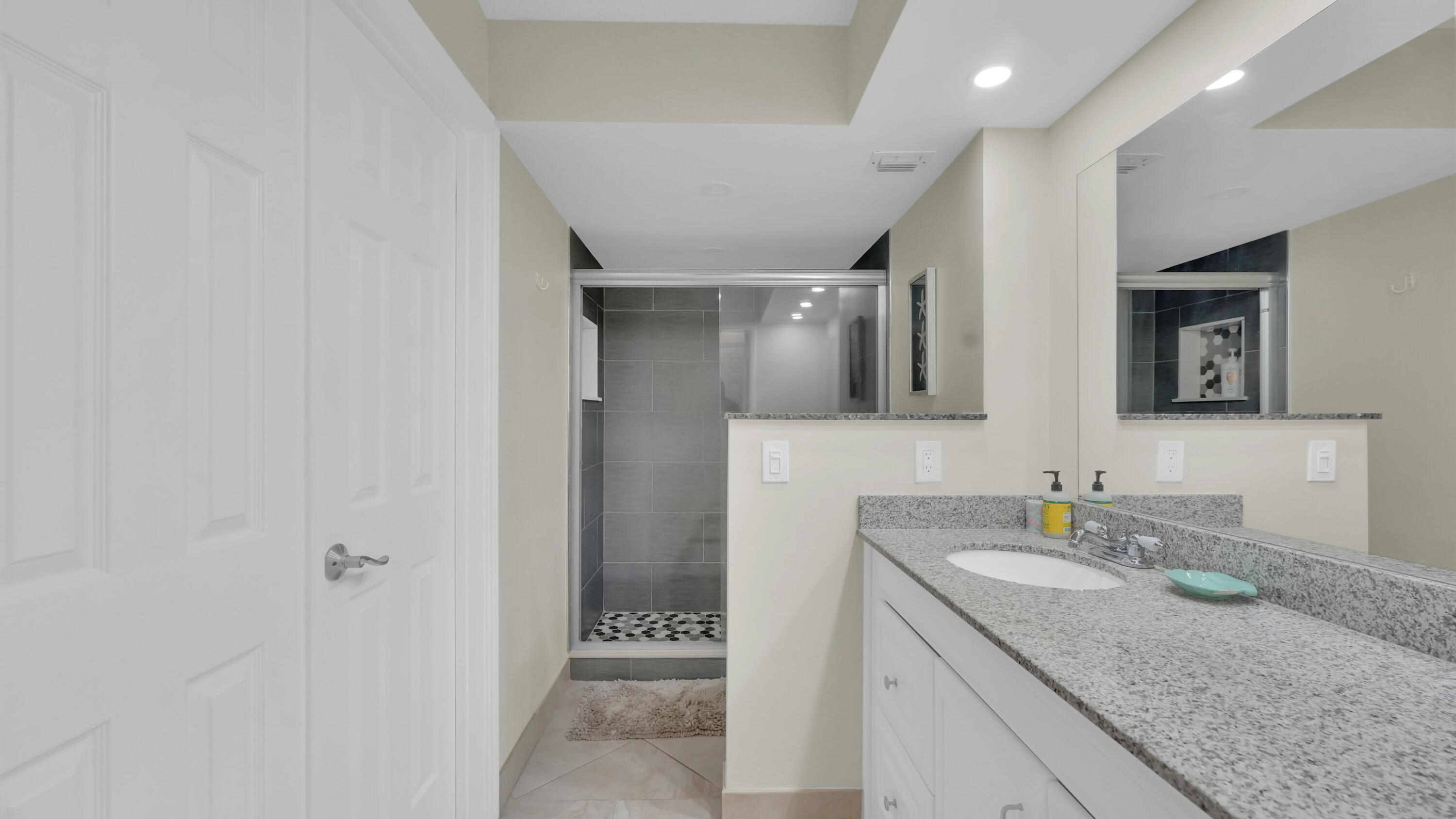 LAVERS DELRAY RACQUET CLUB CONDO - Residential Lease