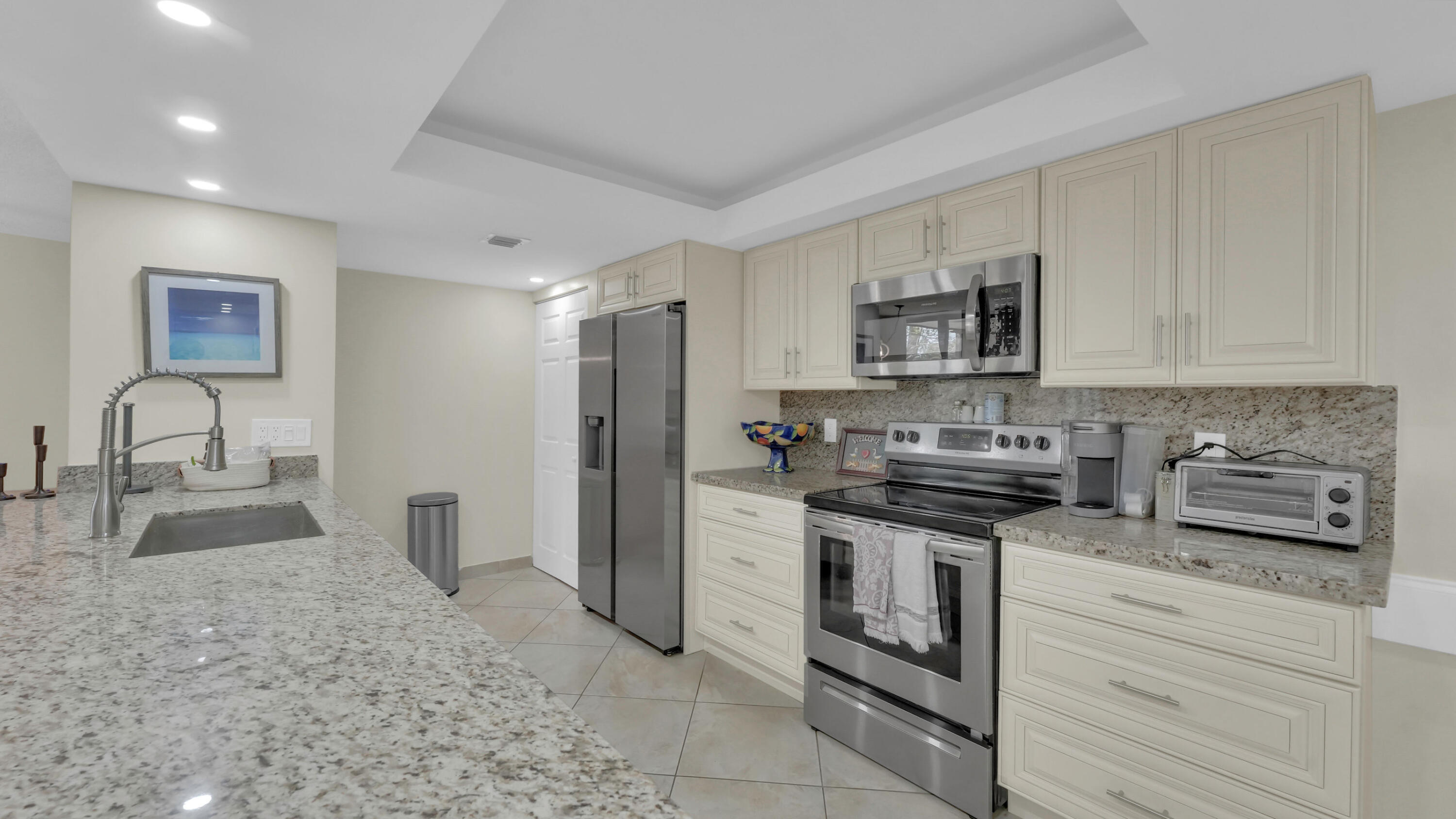 LAVERS DELRAY RACQUET CLUB CONDO - Residential Lease